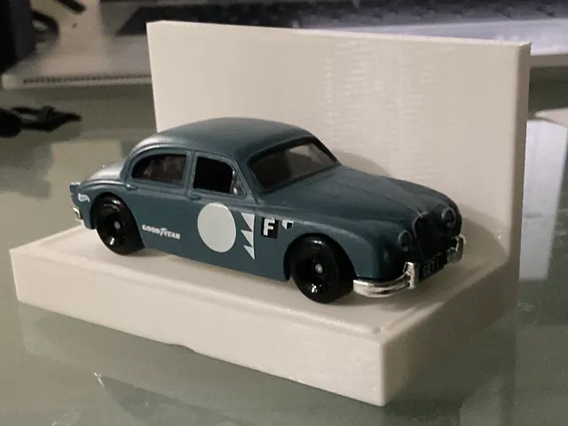 Hotwheels wall mount shelf