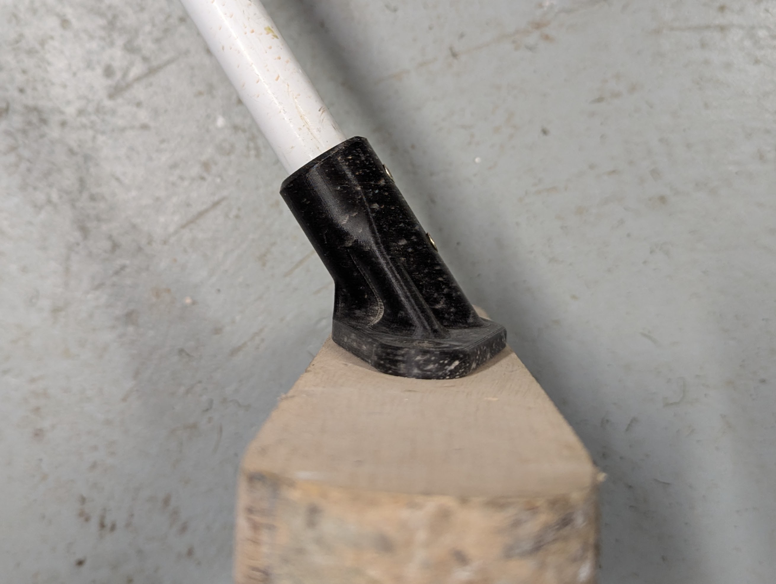 Miniatura 4 do modelo 3D Broom Brush Handle Bracket Joint