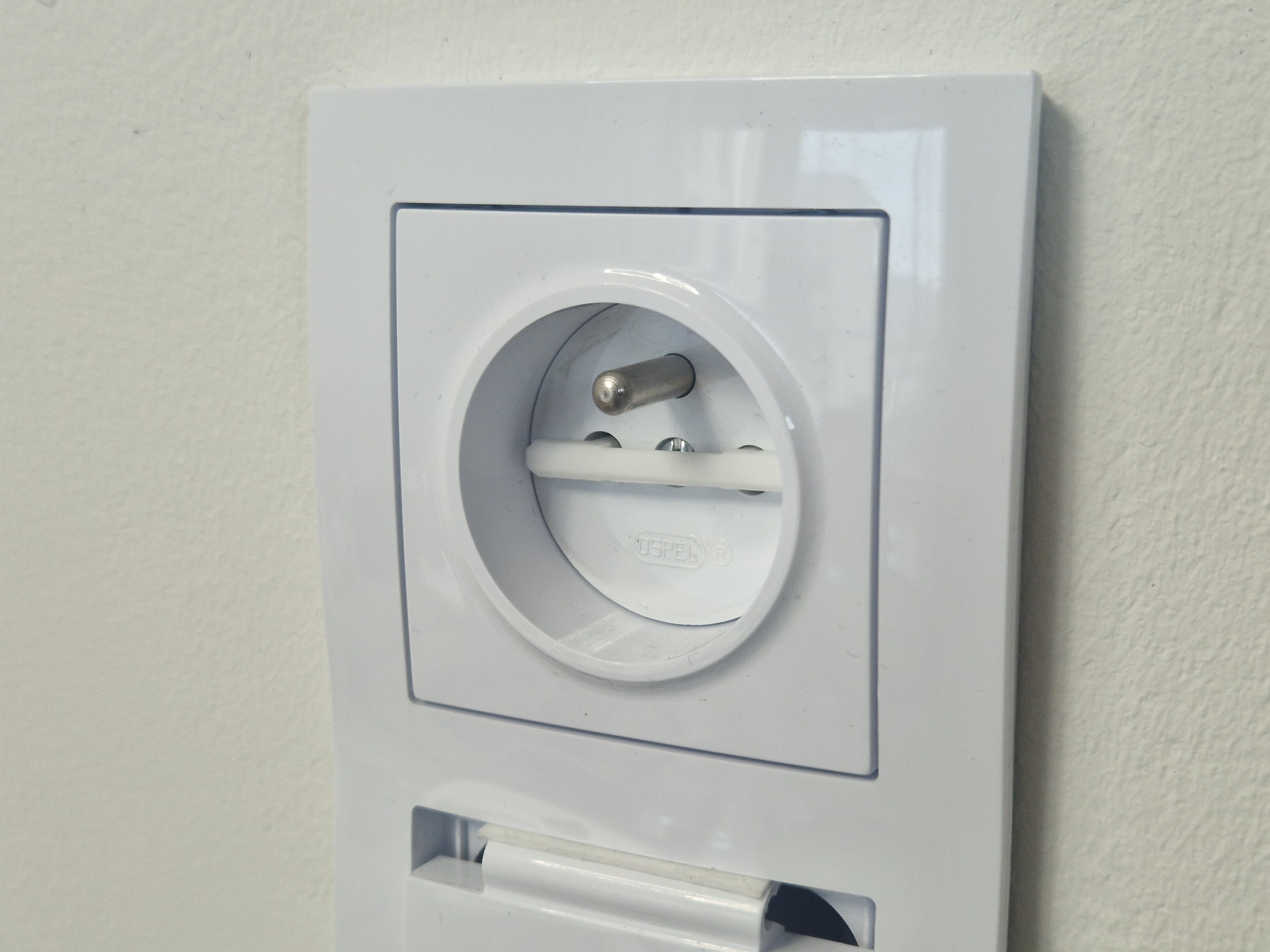 Child‑Safe Outlet Cover | European Socket Plug Protector