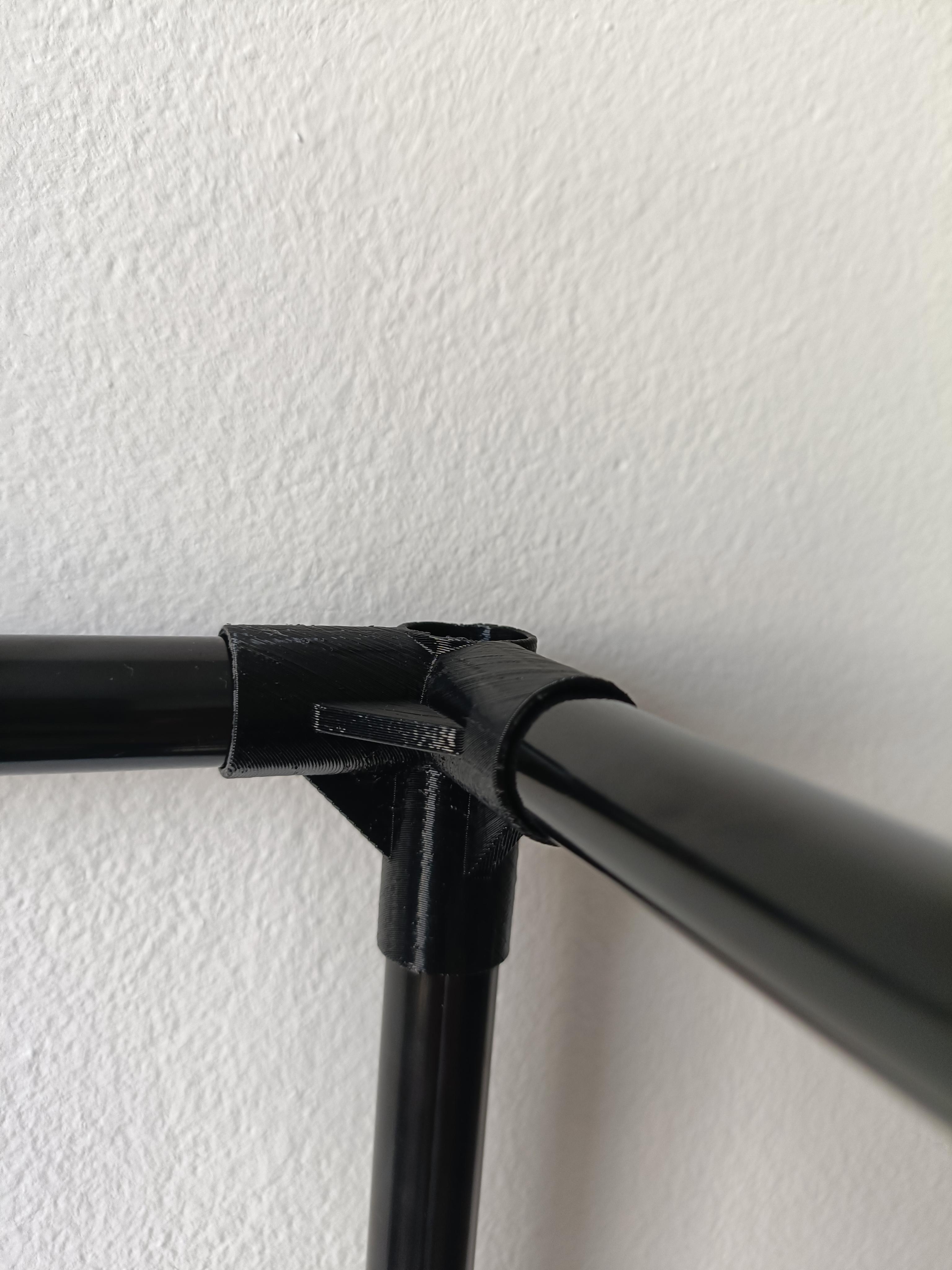 Sconto Felix edge connector