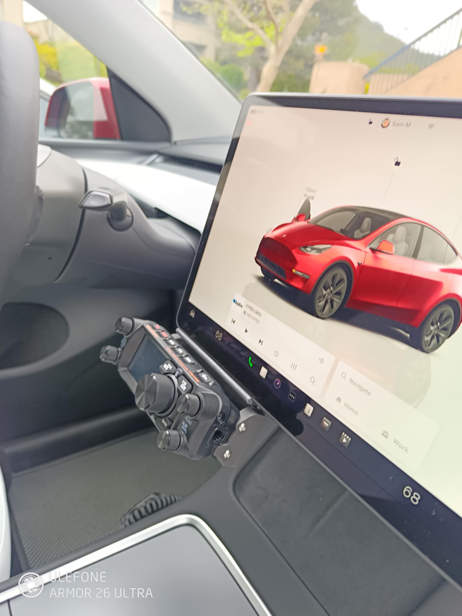 Yaesu FTM-500/510 Tesla Model 3/Y foldable display mount