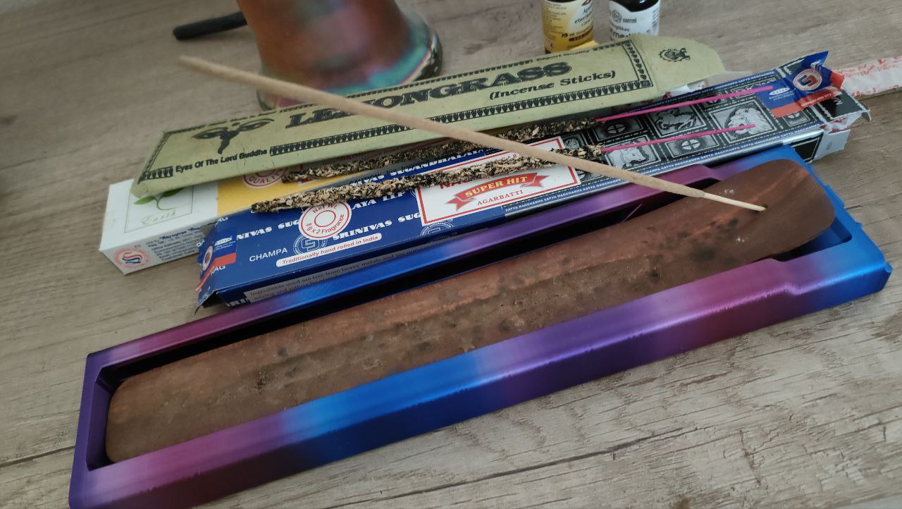Incense Ash can