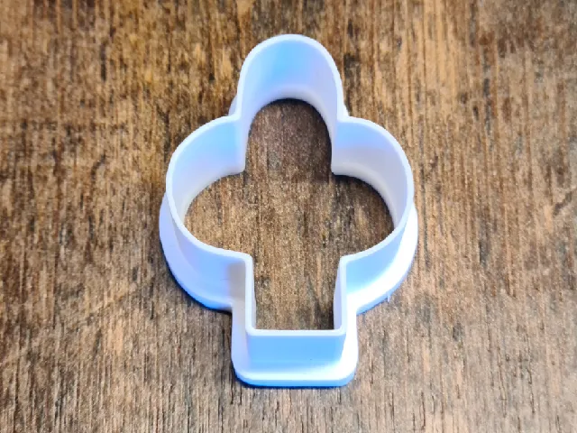 Christmas: clover cookie cutter
