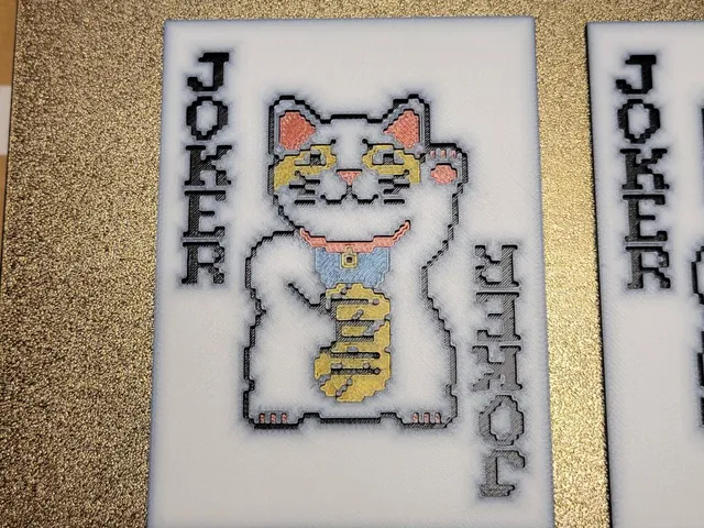 Balatro Lucky Cat Joker Card (Multimaterial)