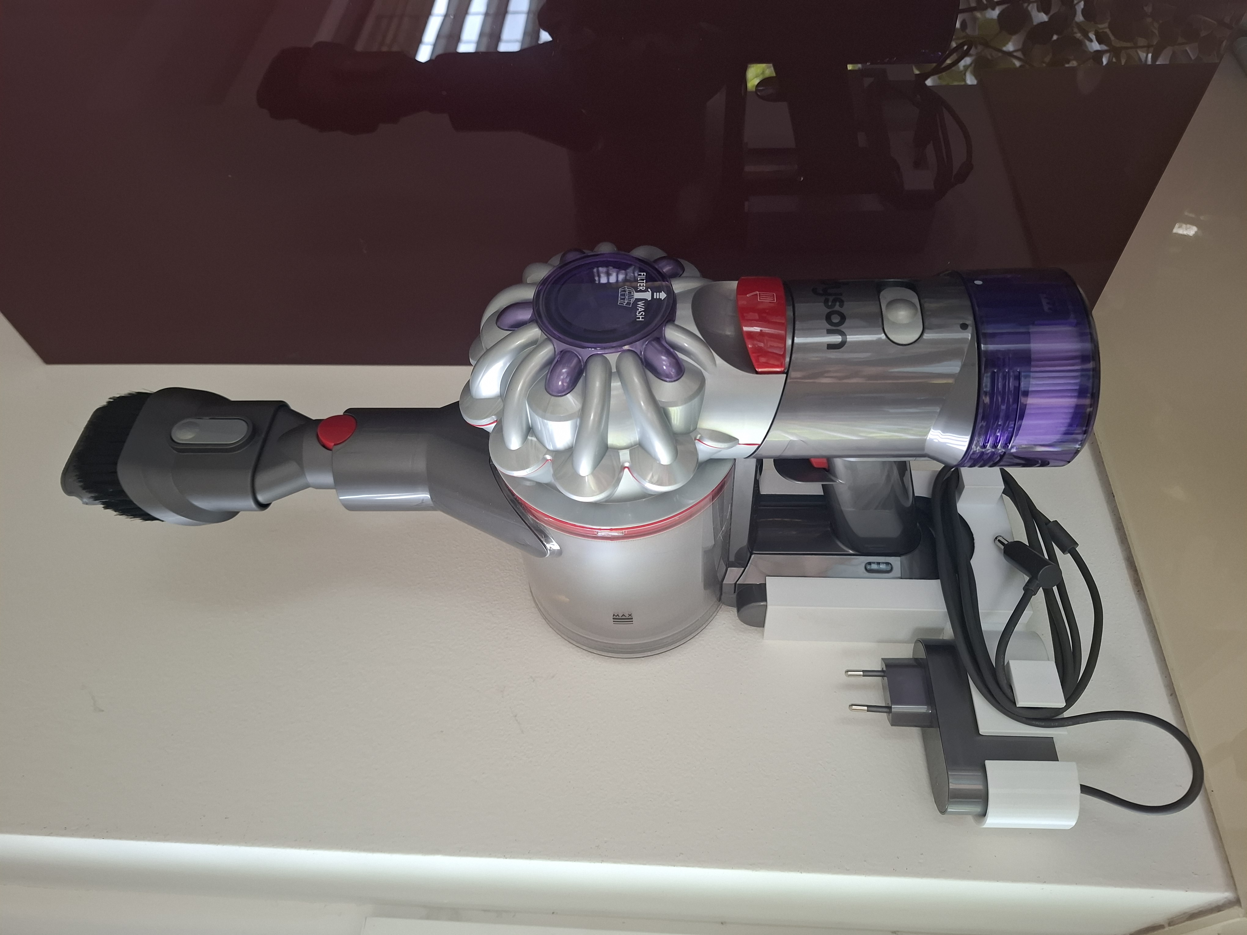 Dyson car&boat držák na zeď