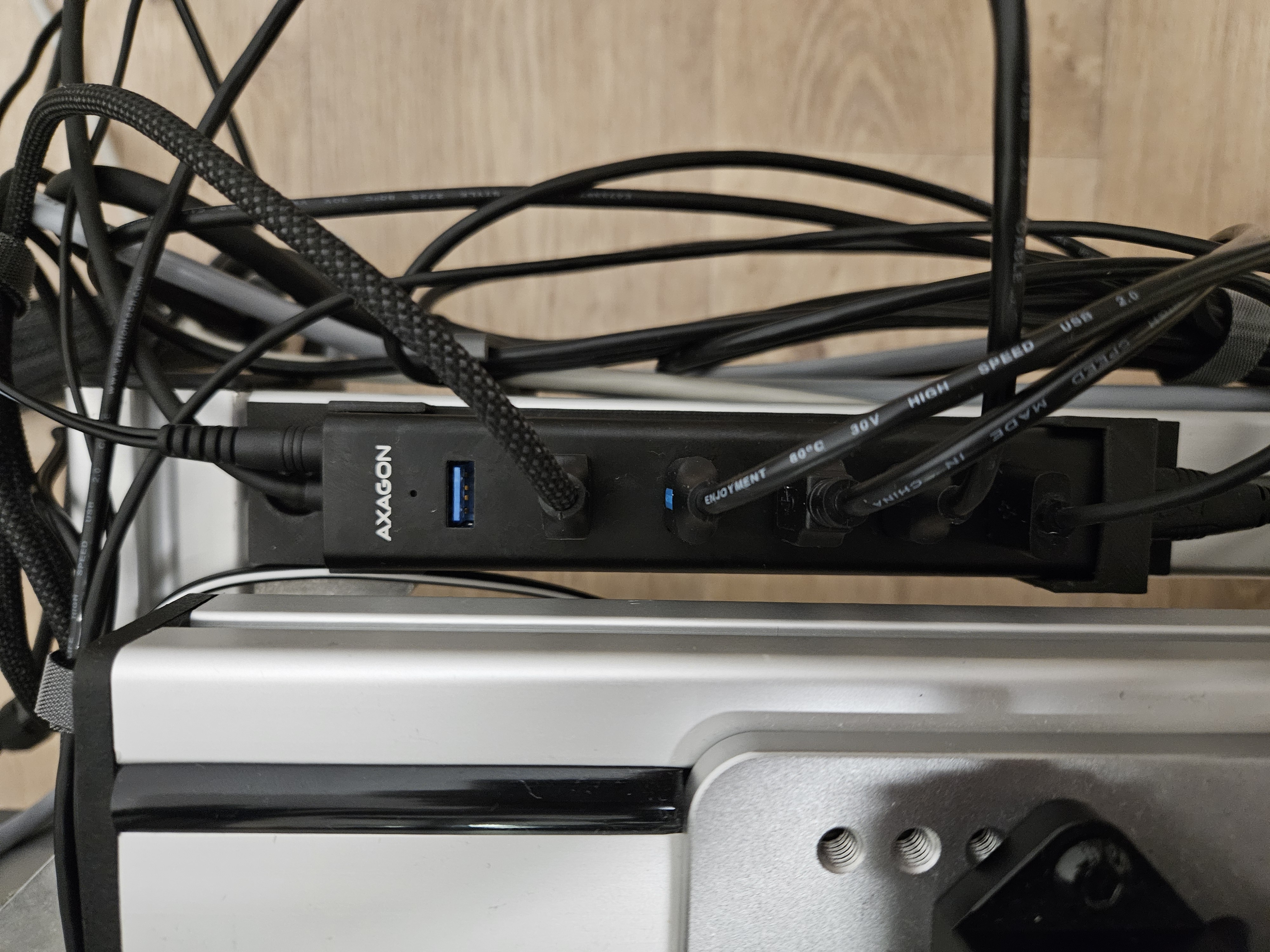 Holder 2080/4080 AXAGON HUE-SA7BP 7-Port USB 3.0 CHARGING hub