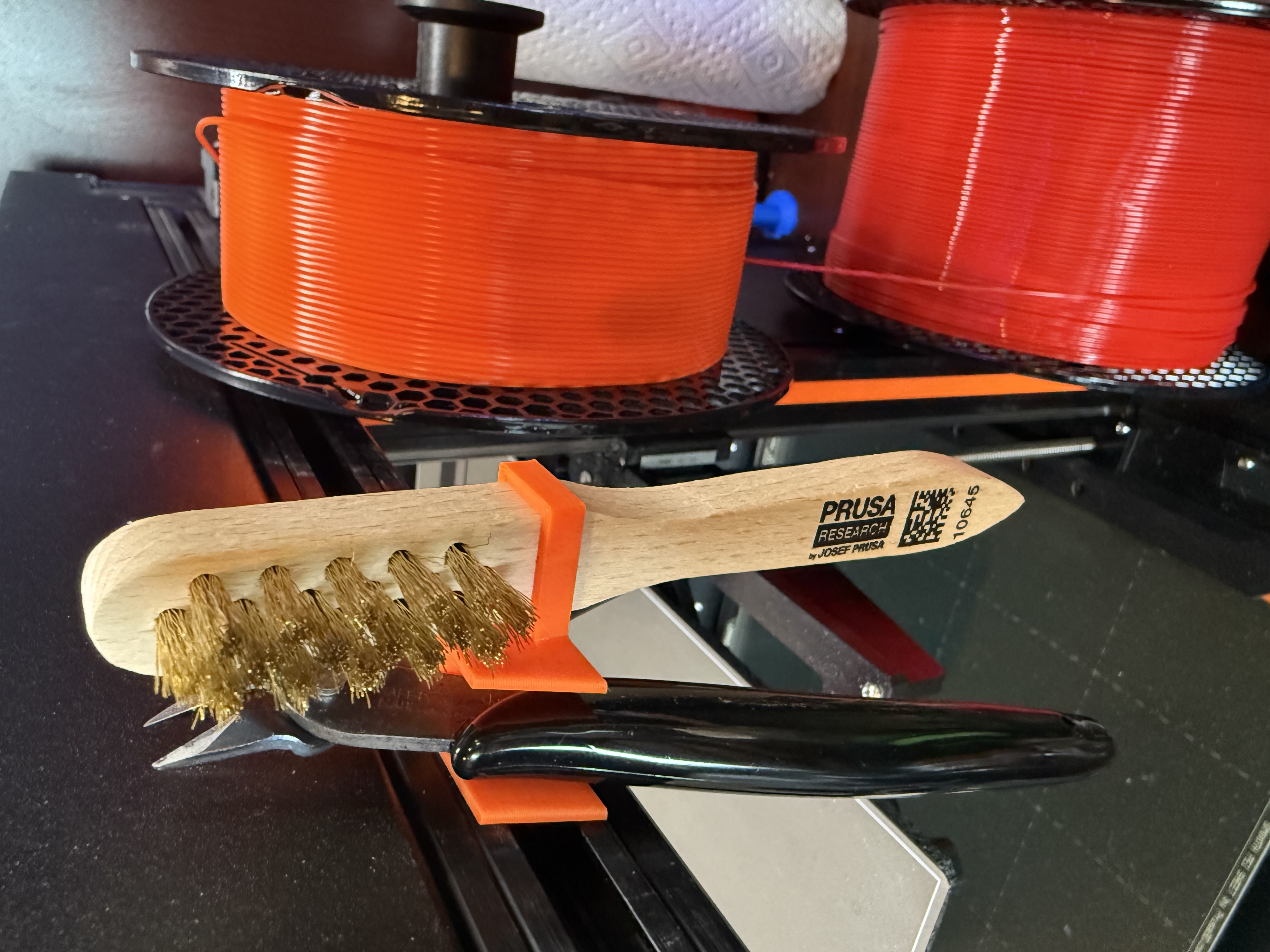 Prusa XL Tool - Twist Lock Side Cutter and Brush Holder Mount  (no screws/nuts needed)