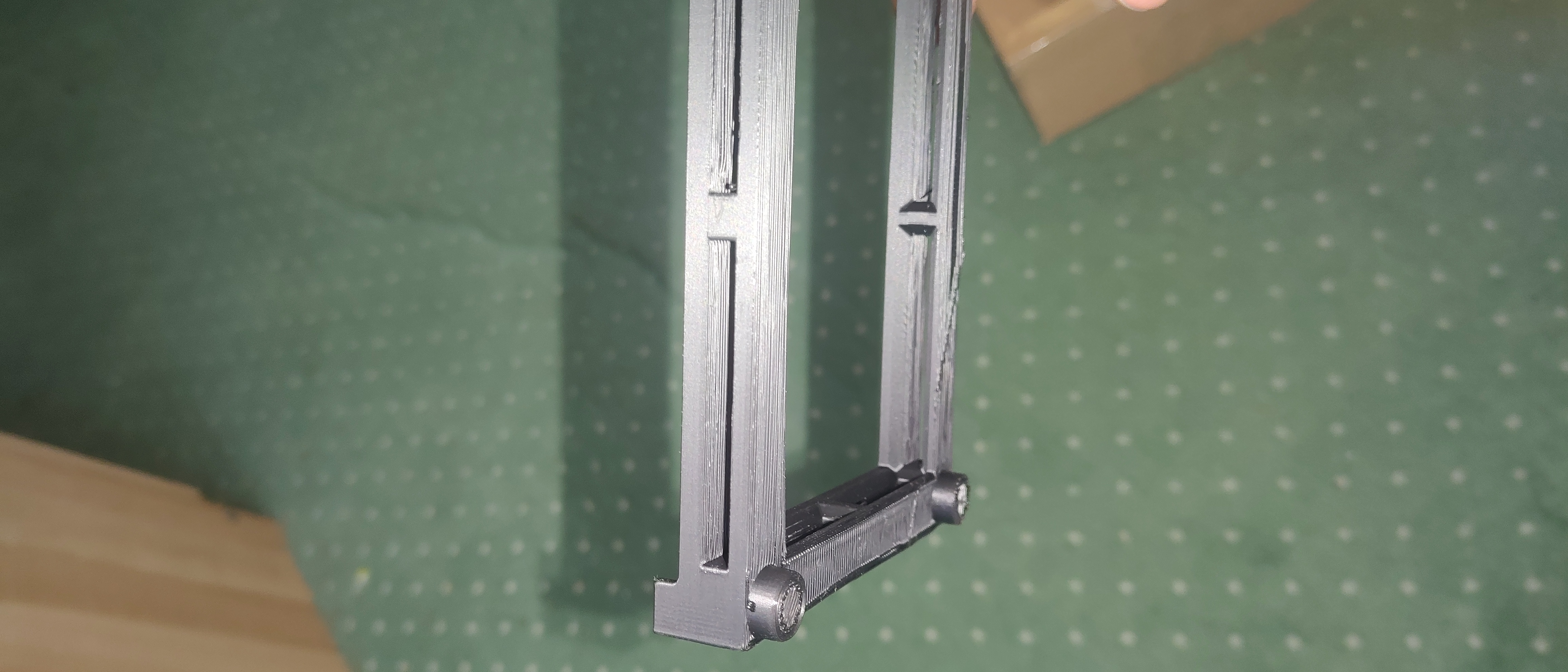 Schit Stack Holder bottom