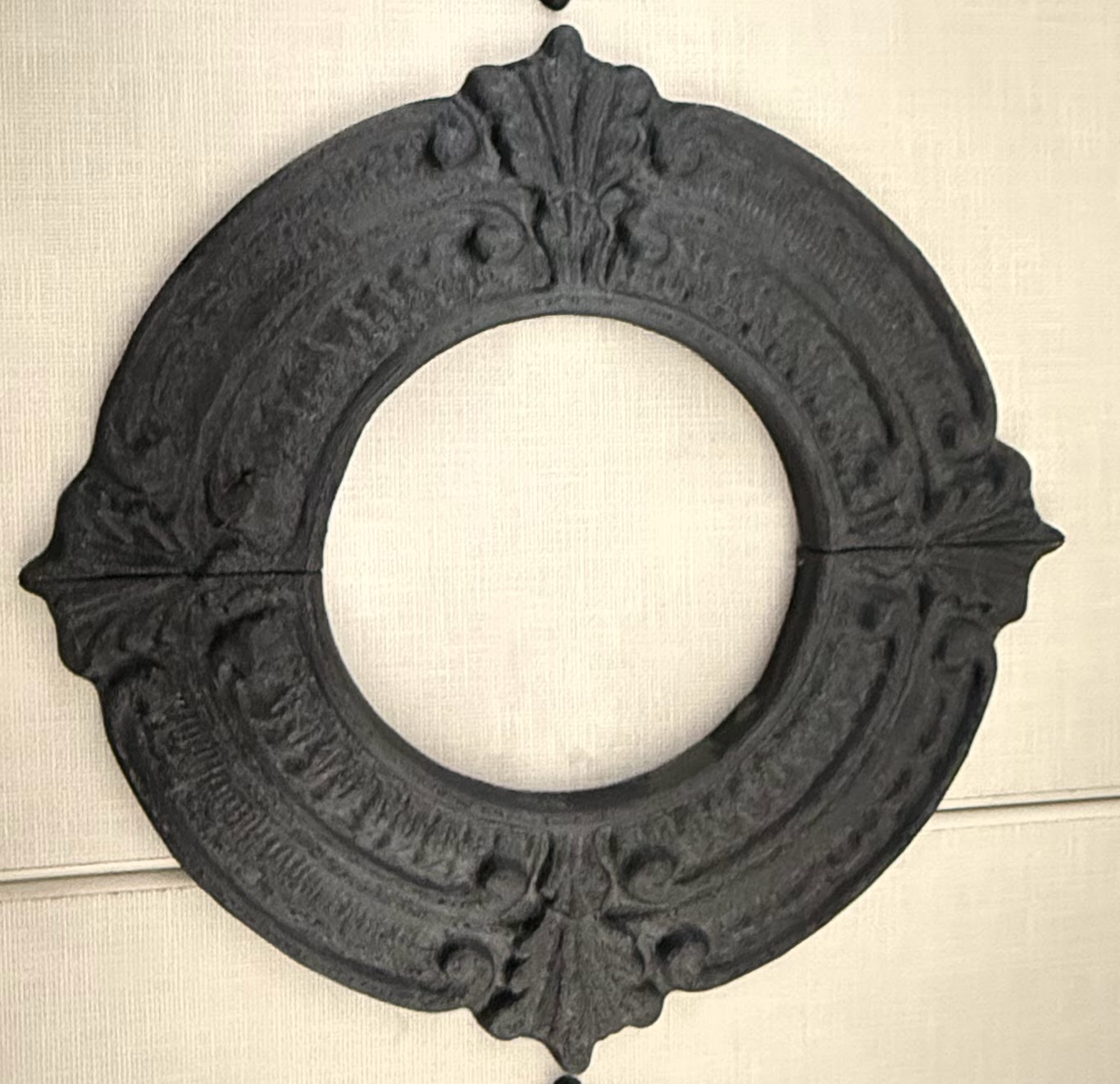 Recessed lighting accents