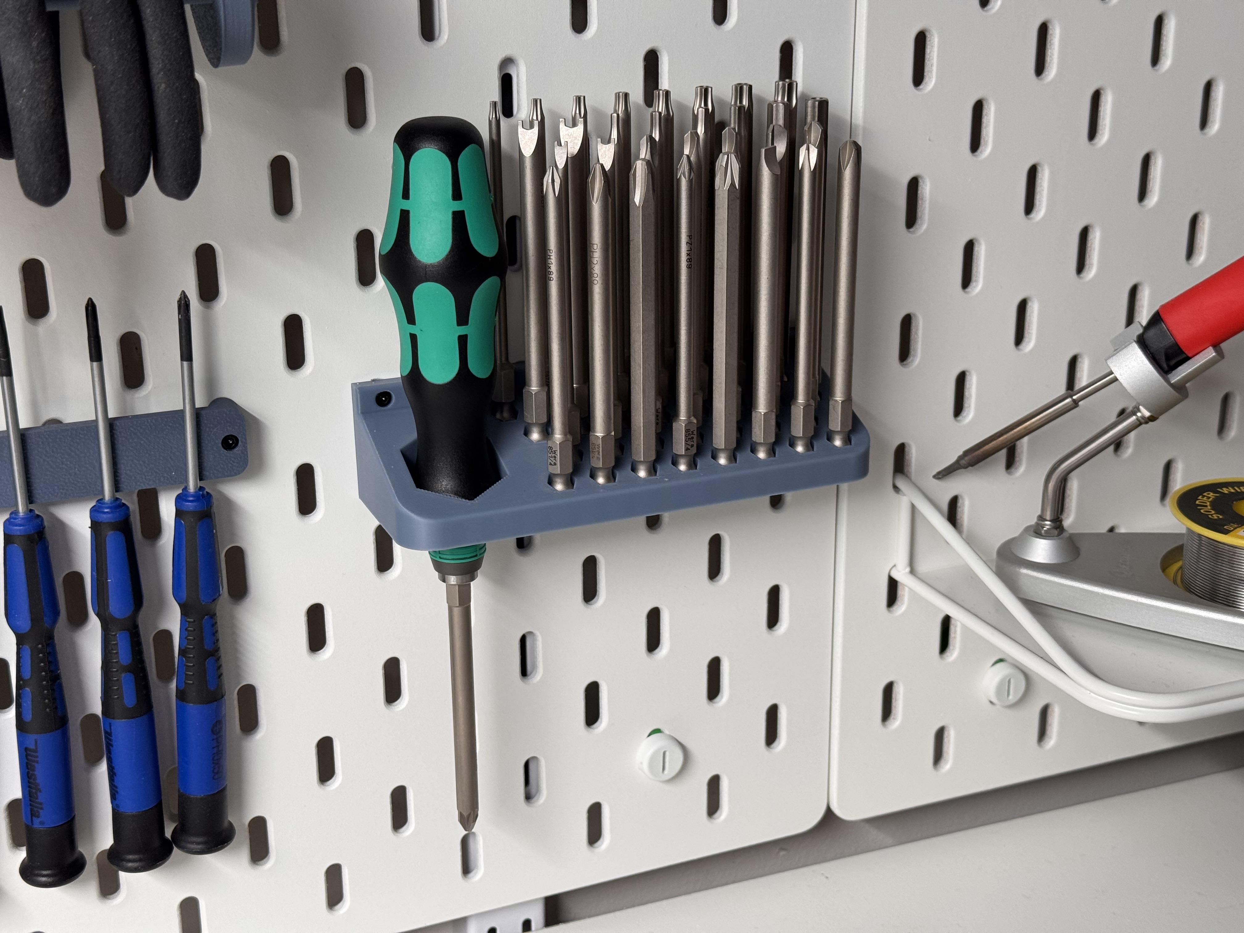 SKADIS Wera Kraftform Kompakt 62 bit and driver holder for SKADIS pegboard