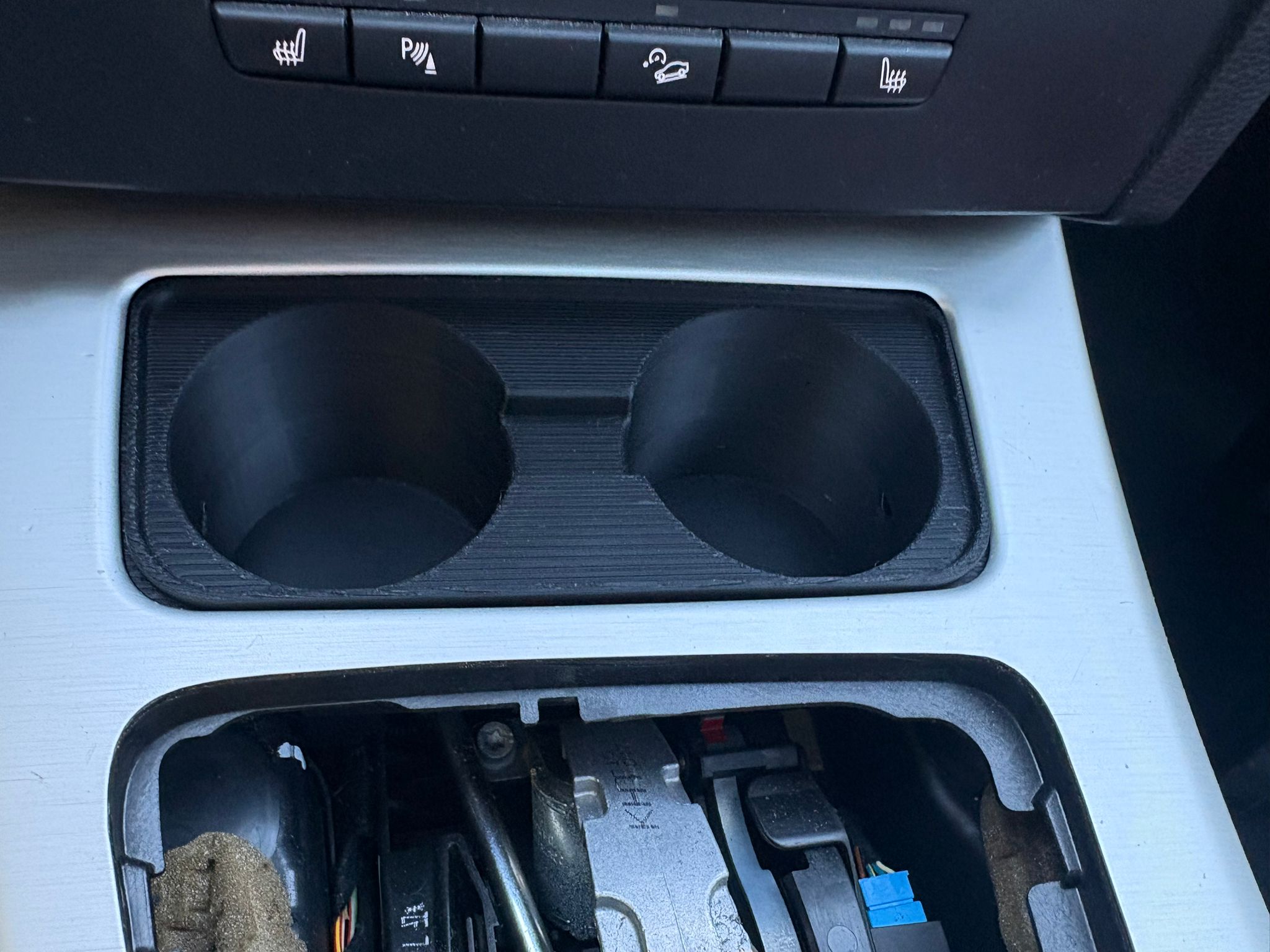 bmw e90/e91/e92 cupholder