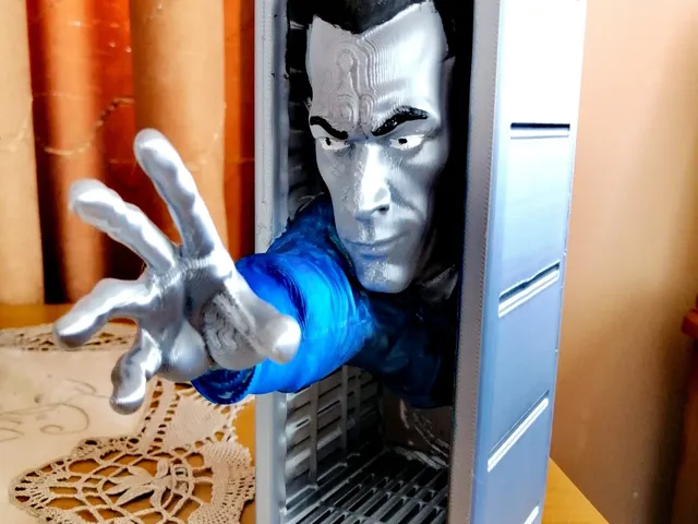 T 1000 Book Nook