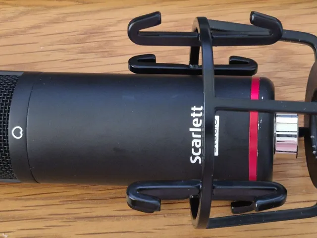 R0DE (RODE) SM6 Microphone adapter for Scarlett Solo Studio Microphone