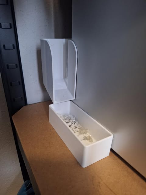 Qidi Q2 Slim Poop Slide / Chute – Space Saver Remix