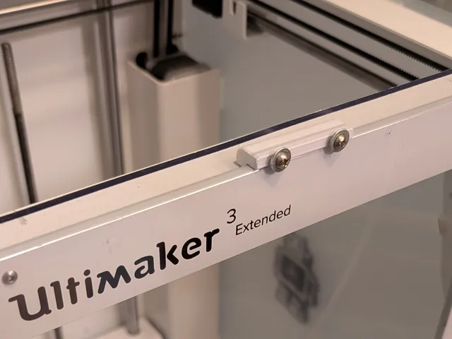 Ultimaker 3 door hook