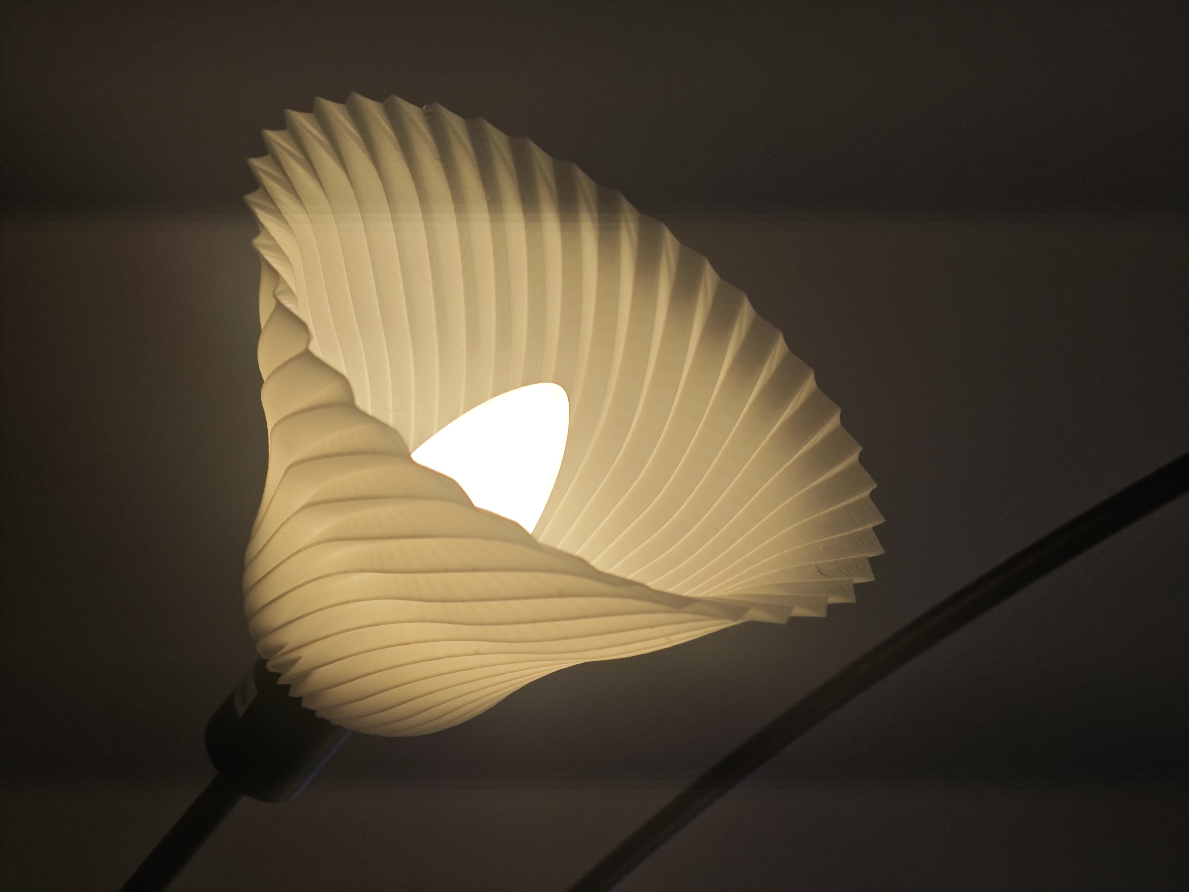 Lamp shade twisted flower