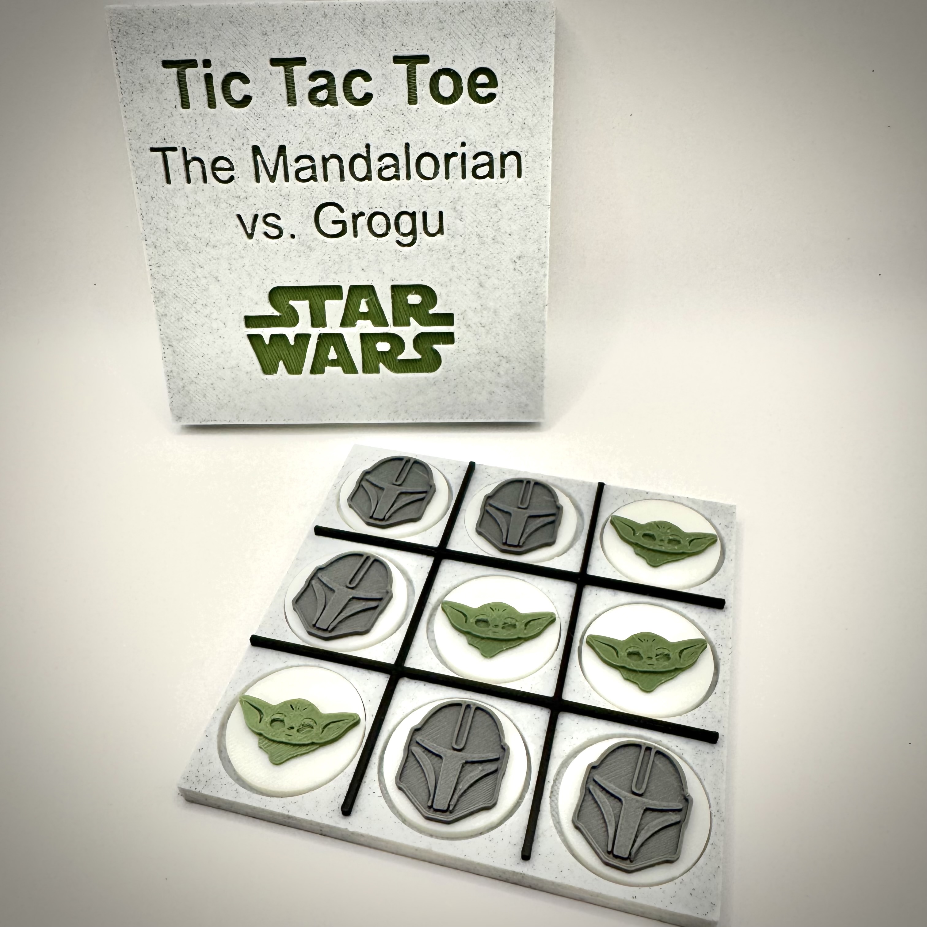 Tic Tac Toe Star Wars Mandalorian vs. Grogu