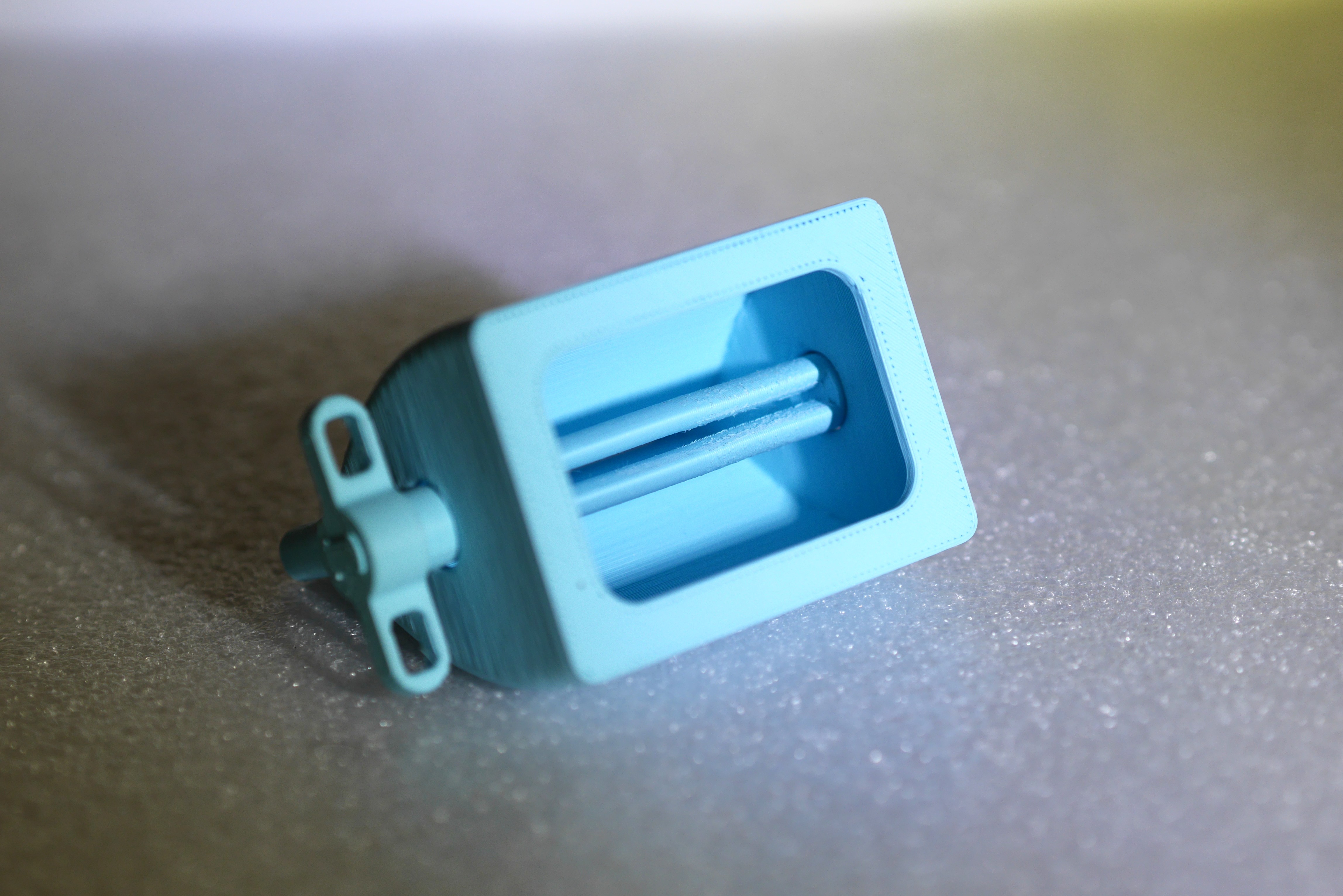 Miniatura 4 do modelo 3D Toothpaste Squeezer and holder