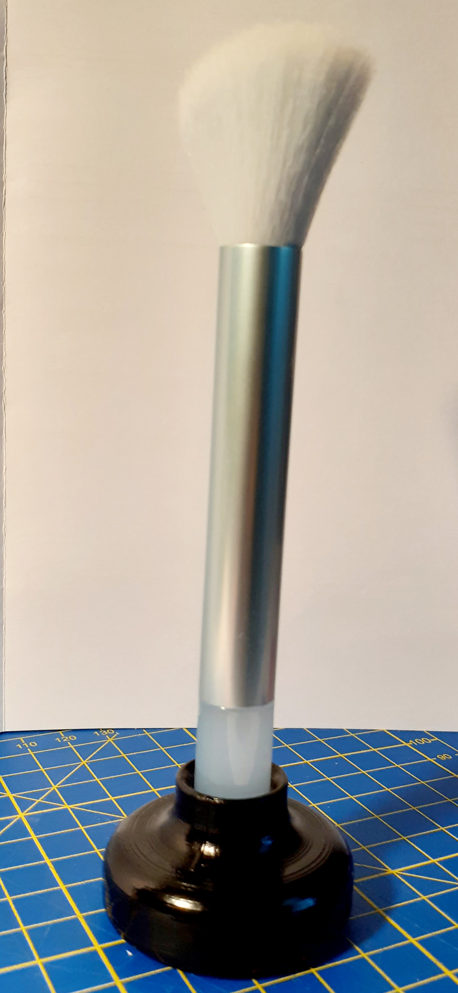 Halter für Pinsel