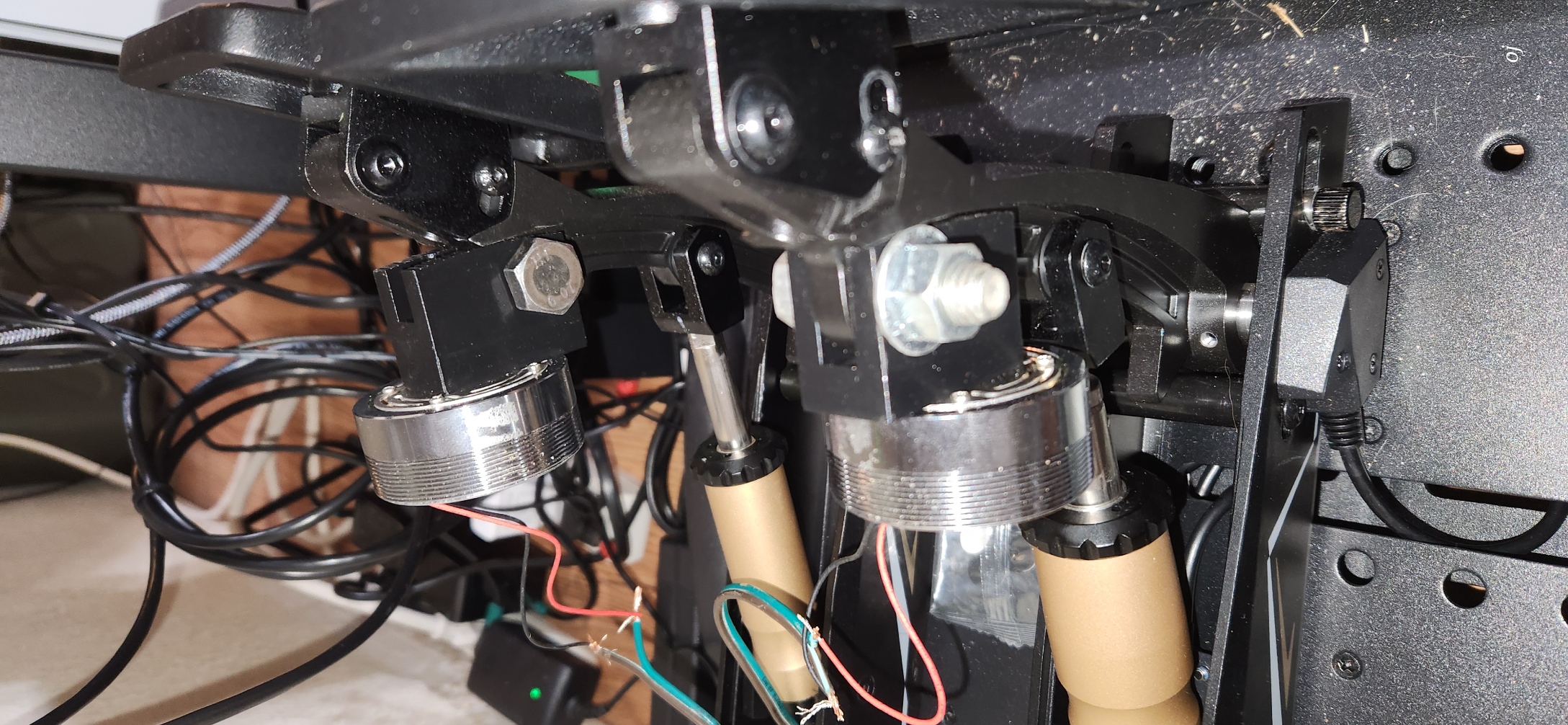 Moza CRP2 Throttle and Brake bracket for shakers