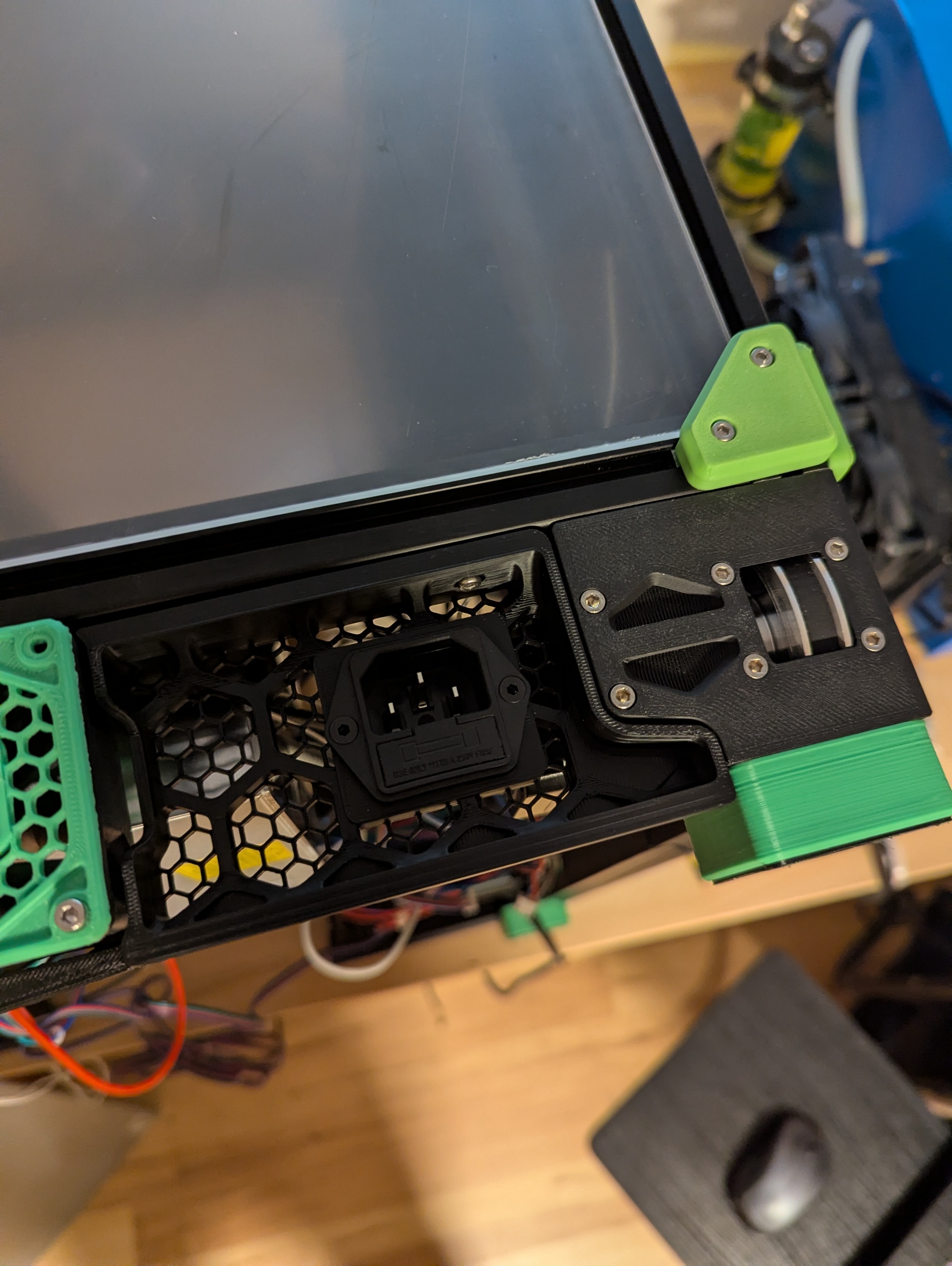 350 Side Power Connector