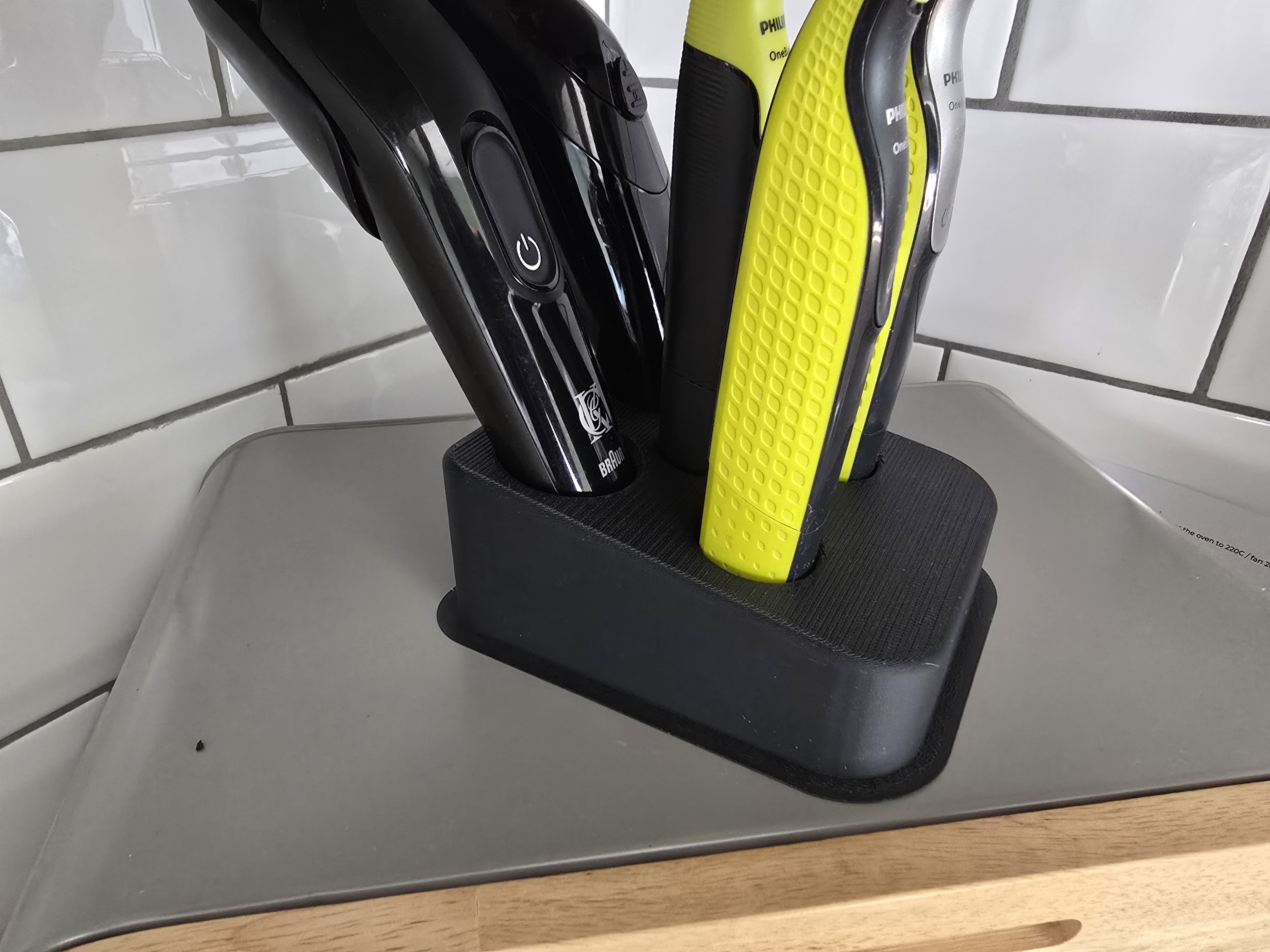 Phillips OneBlade & Shaver Stand