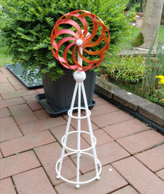 Pinwheel with plant support