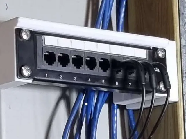 8 Ethernet patch panel mount