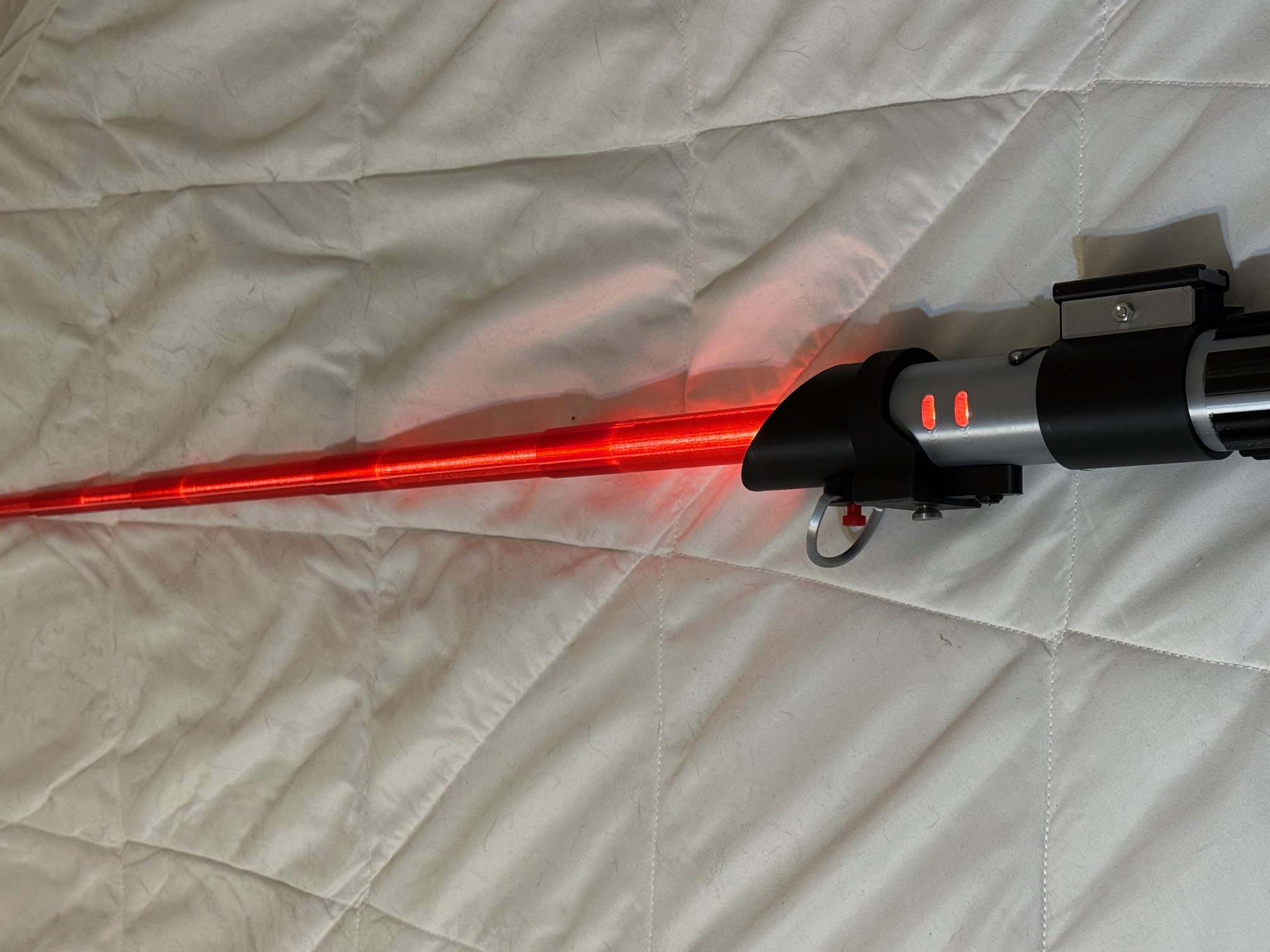 V6 Darth Vader locking Lightsaber — thumbnail 2