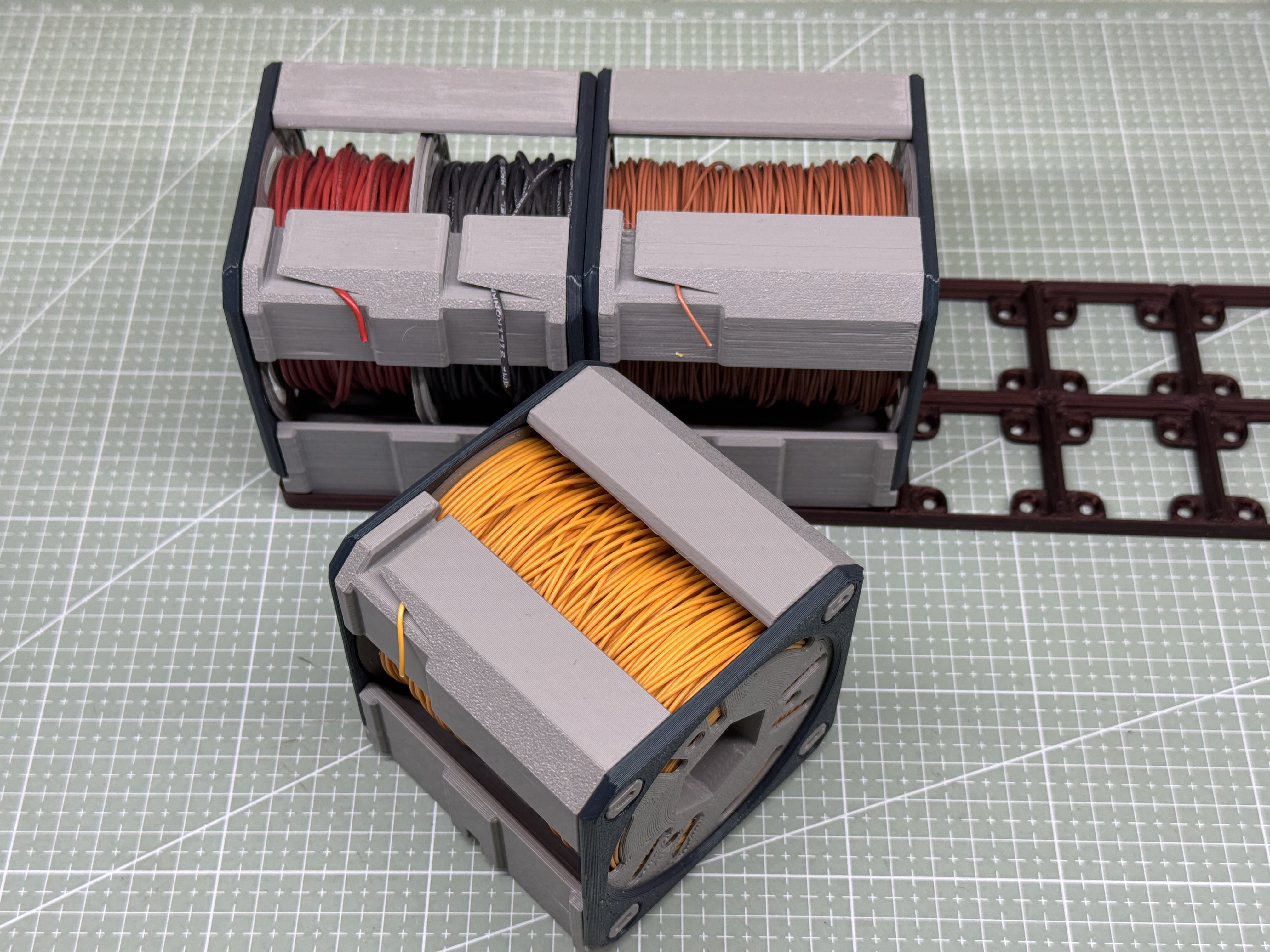 Miniatura 5 do modelo 3D Cable Spool Holder Gridfinity