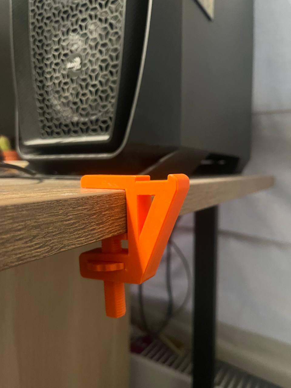 Table hook (Desk C-clamp), reduced in size to fit a 25mm thick tabletop