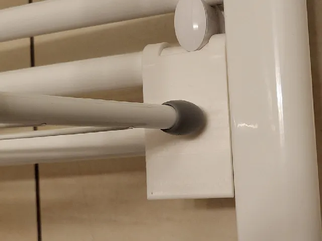 Radiator hole cover