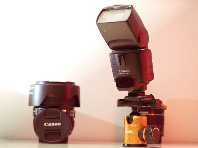 Canon Speedlite tripod mount