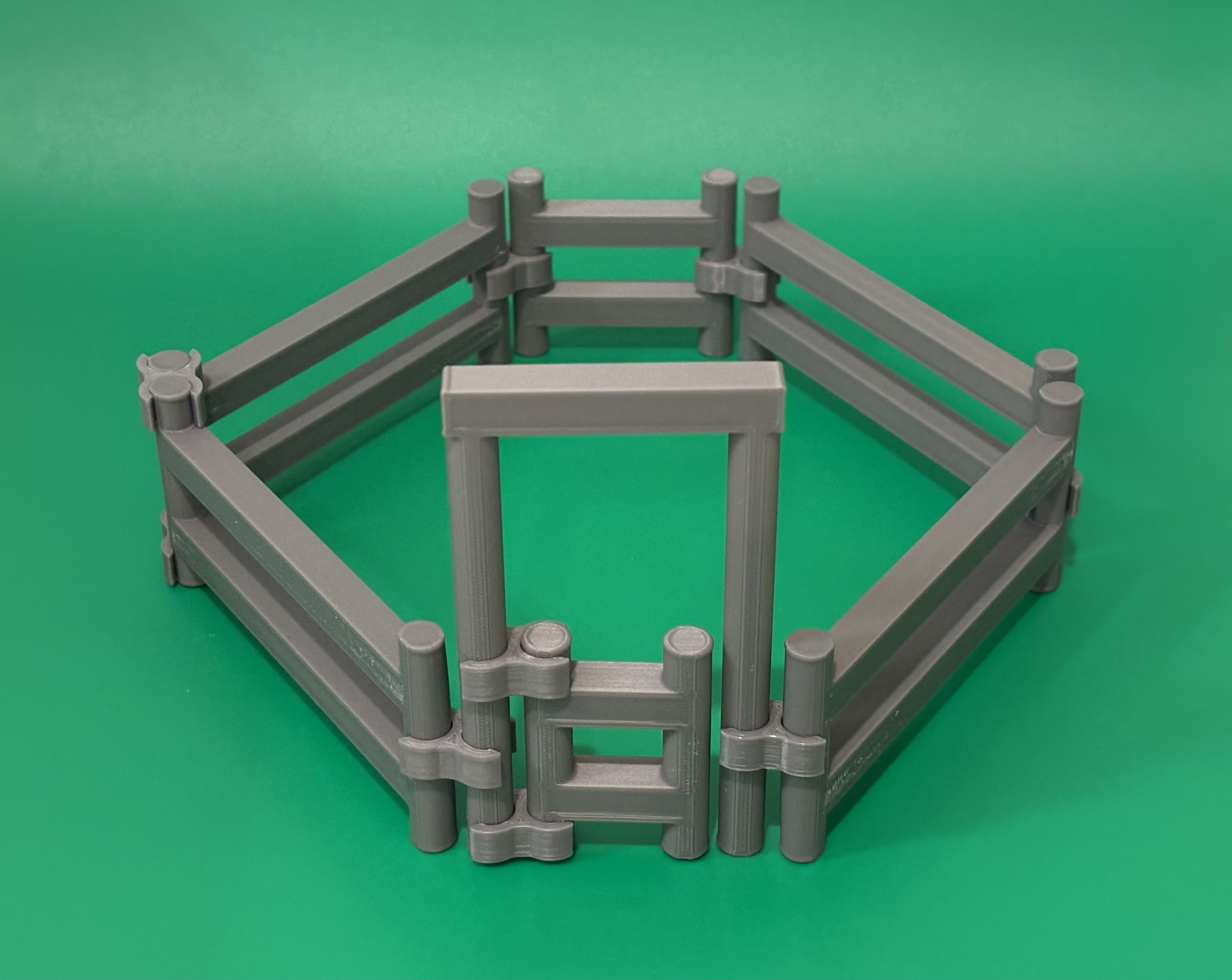Simple Toy Fence with Circular Posts, Gate and Connector Clip