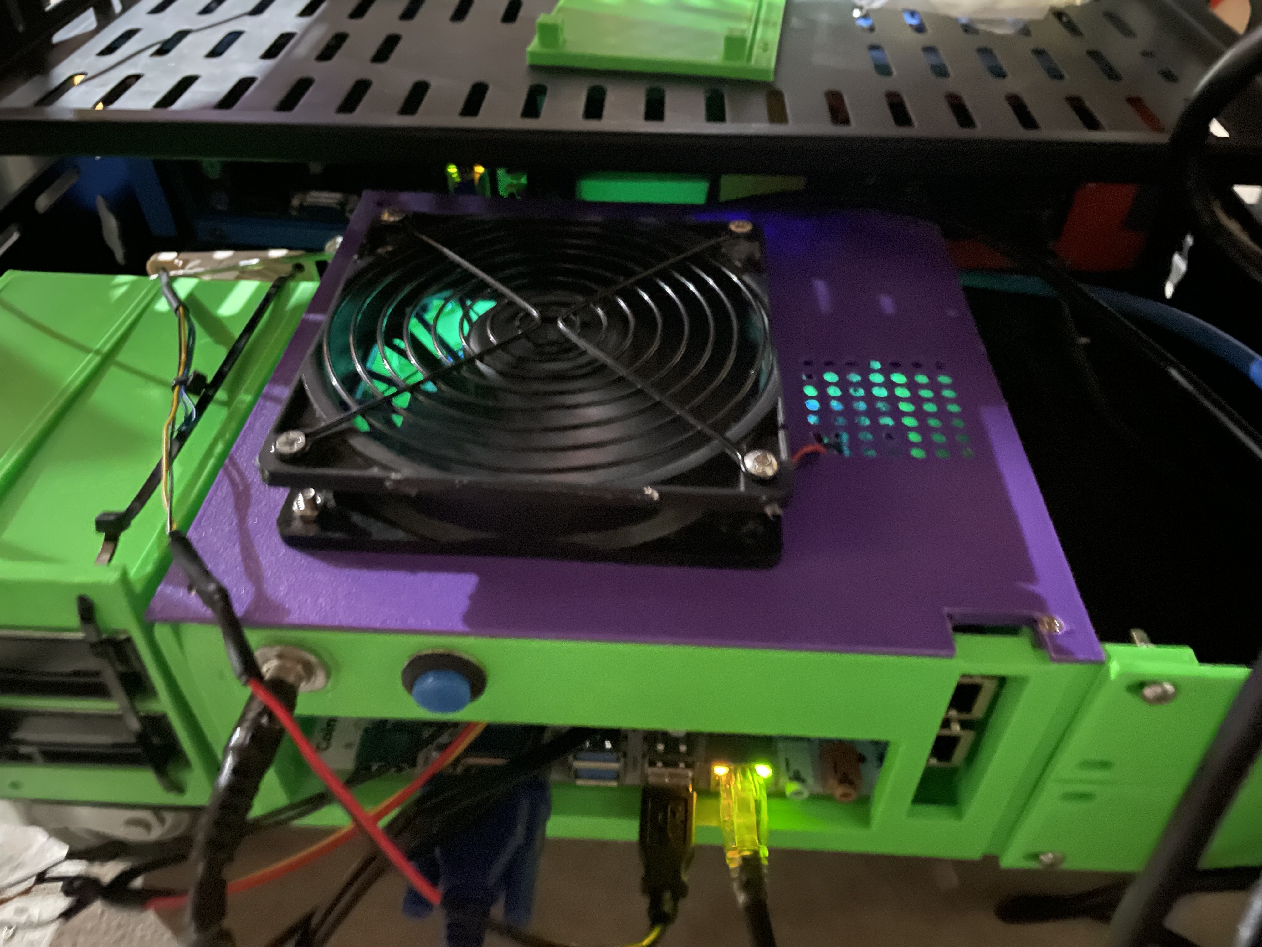 2U mini-ITX 10-inch rackmount 120mm lid