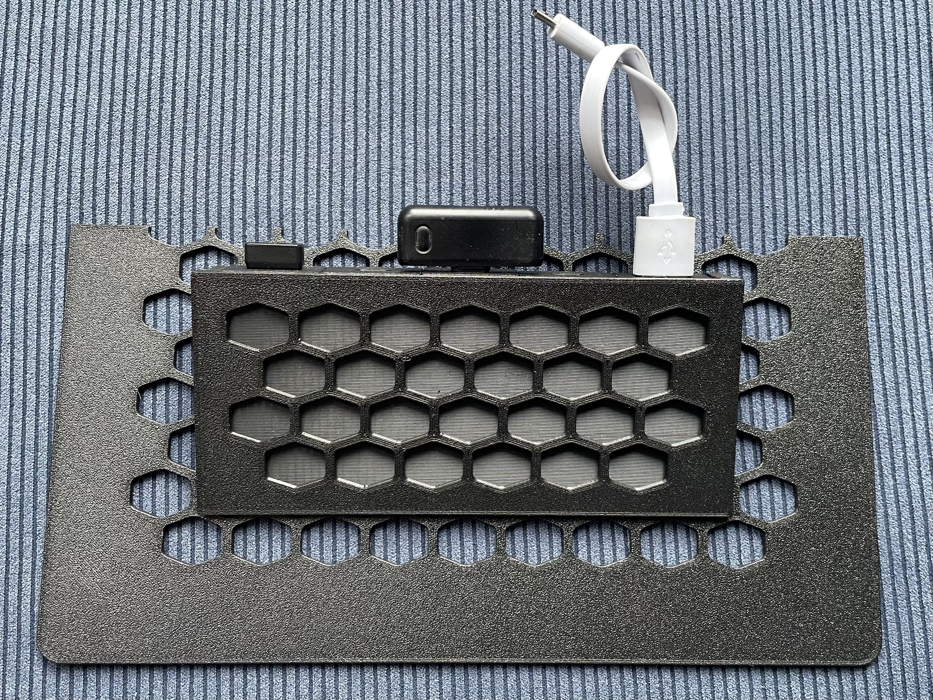 USB device holder for Cooler Master MasterFrame 600