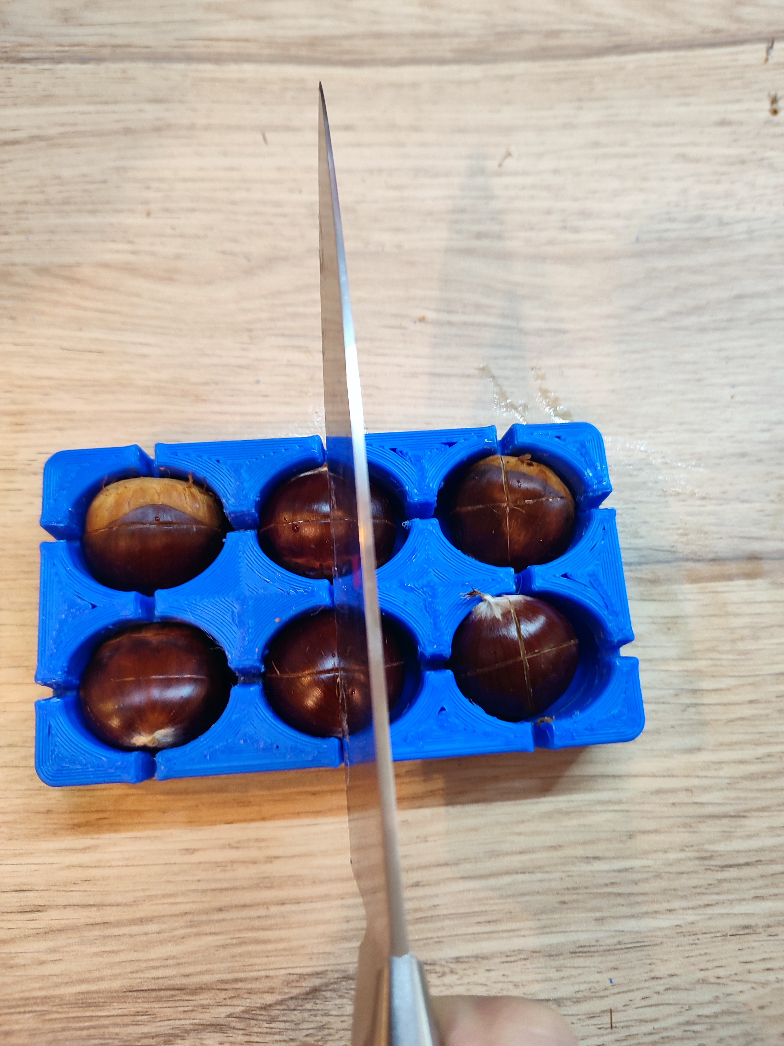 Chestnut cutting aid