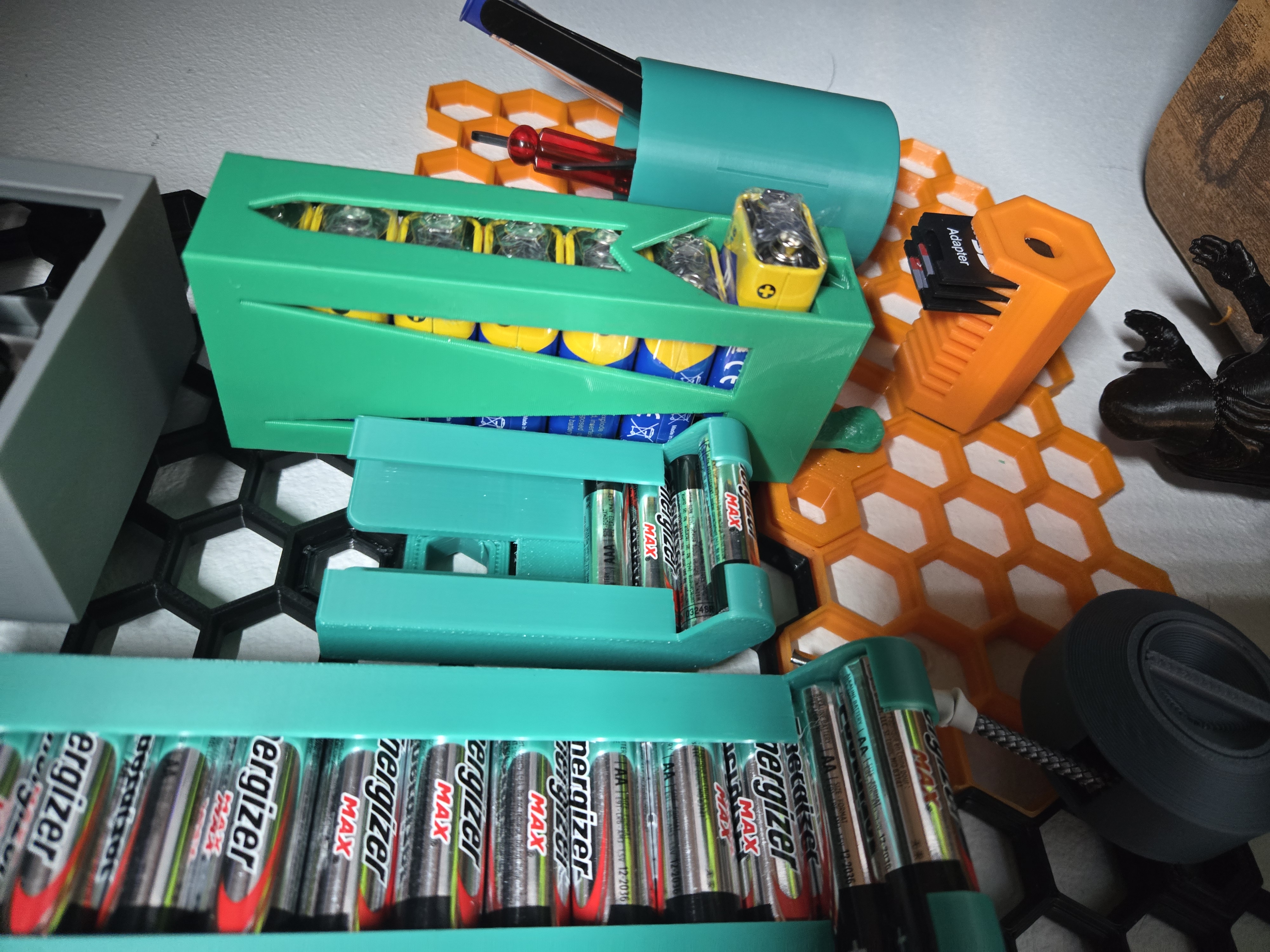HWS 9Volt Battery Dispencer