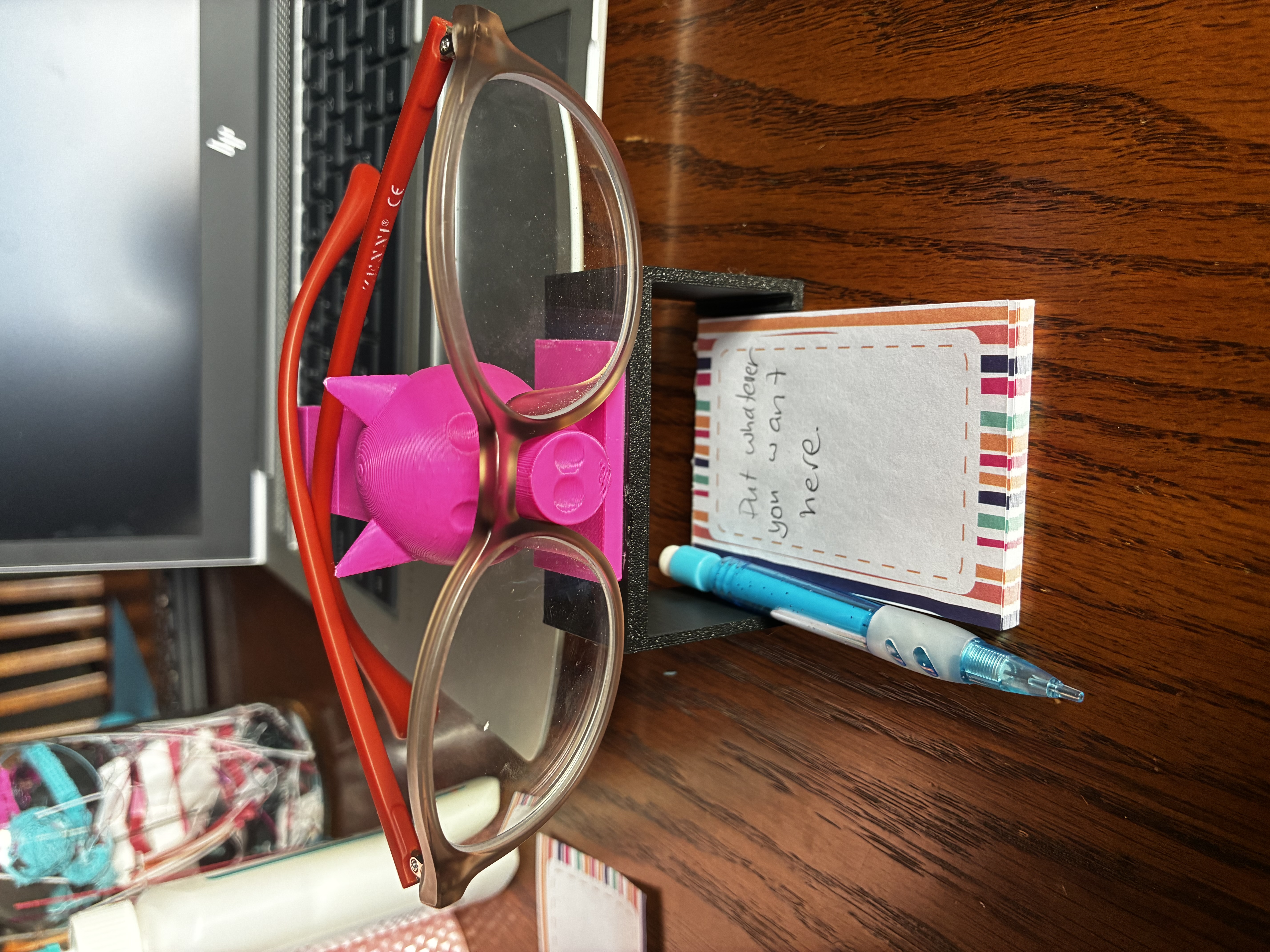 Pig Glasses Holder