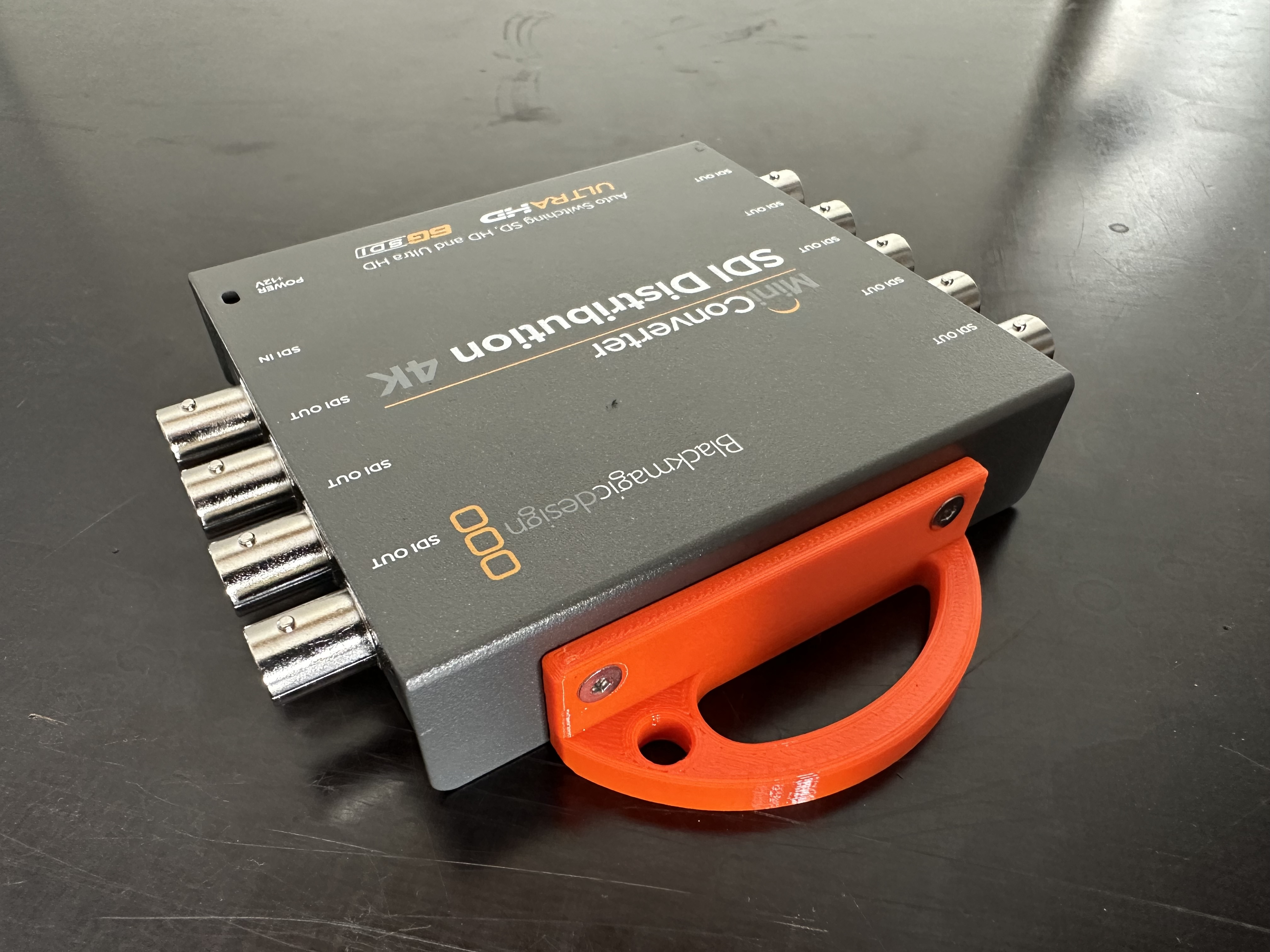 Blackmagicdesign Mini SDI Distribution 4K mounting attachment