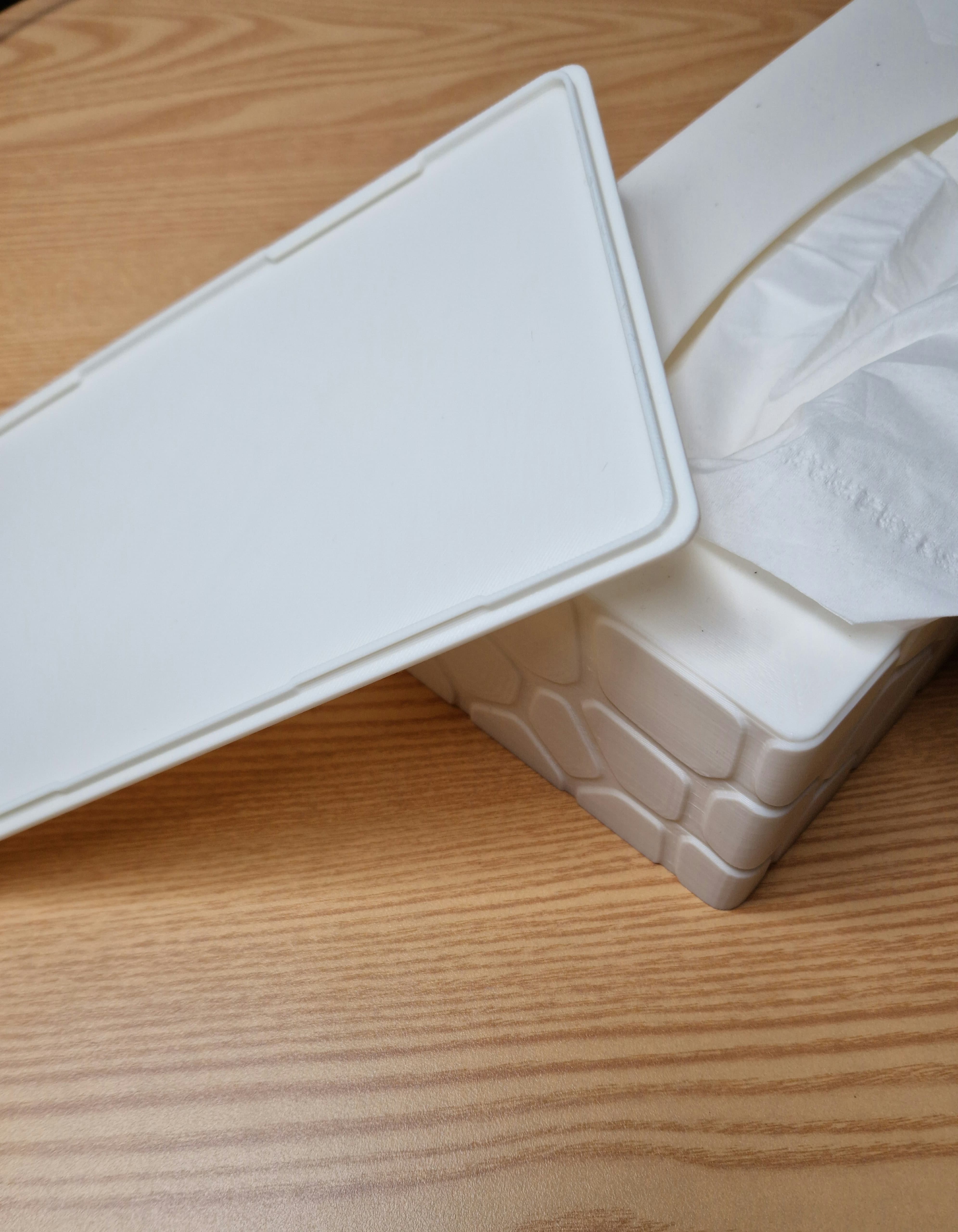 Voronoi Tissue box with snap lid.