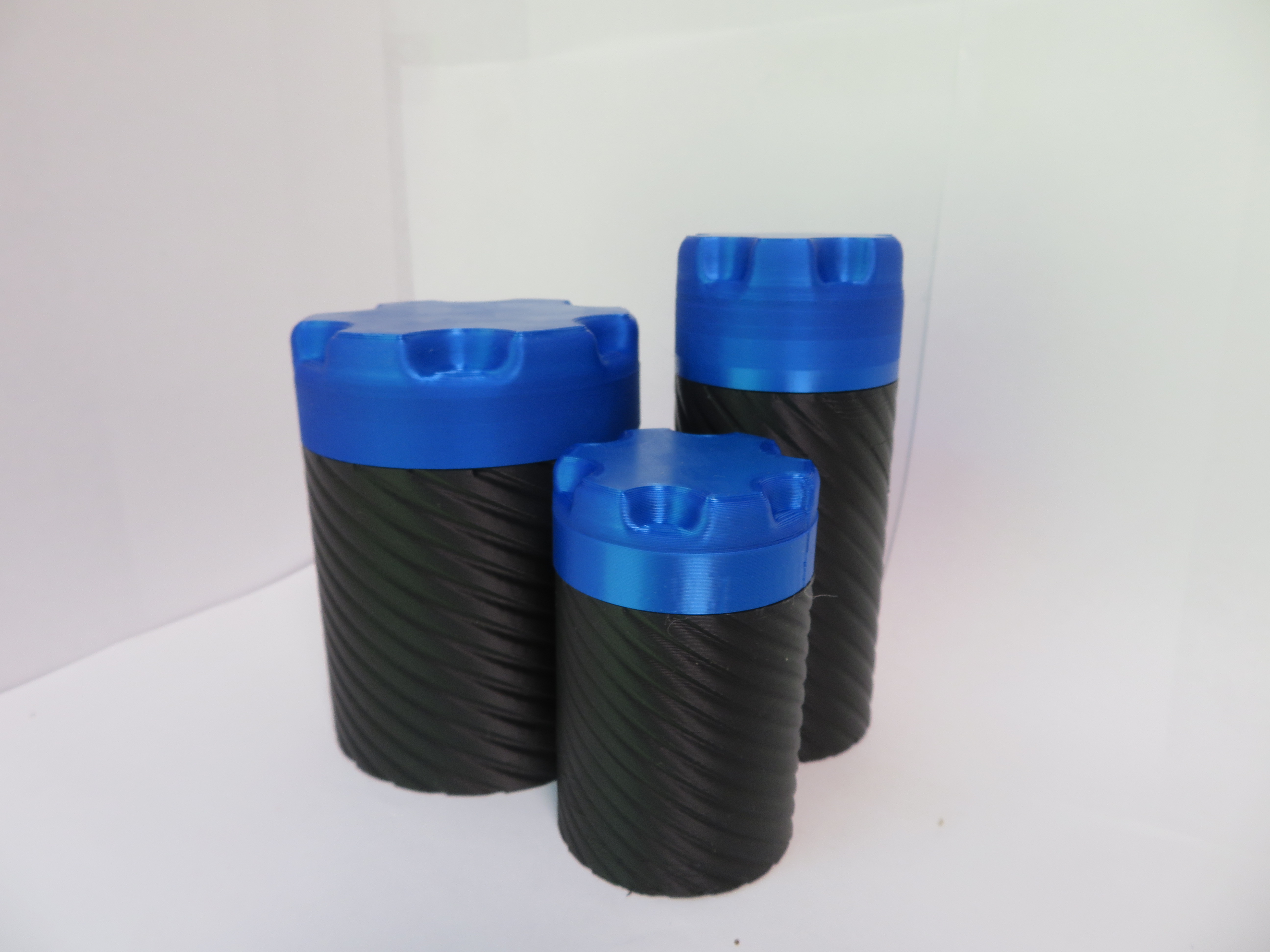 Miniatura 7 do modelo 3D Twist & Lock Container (3 Sizes!)