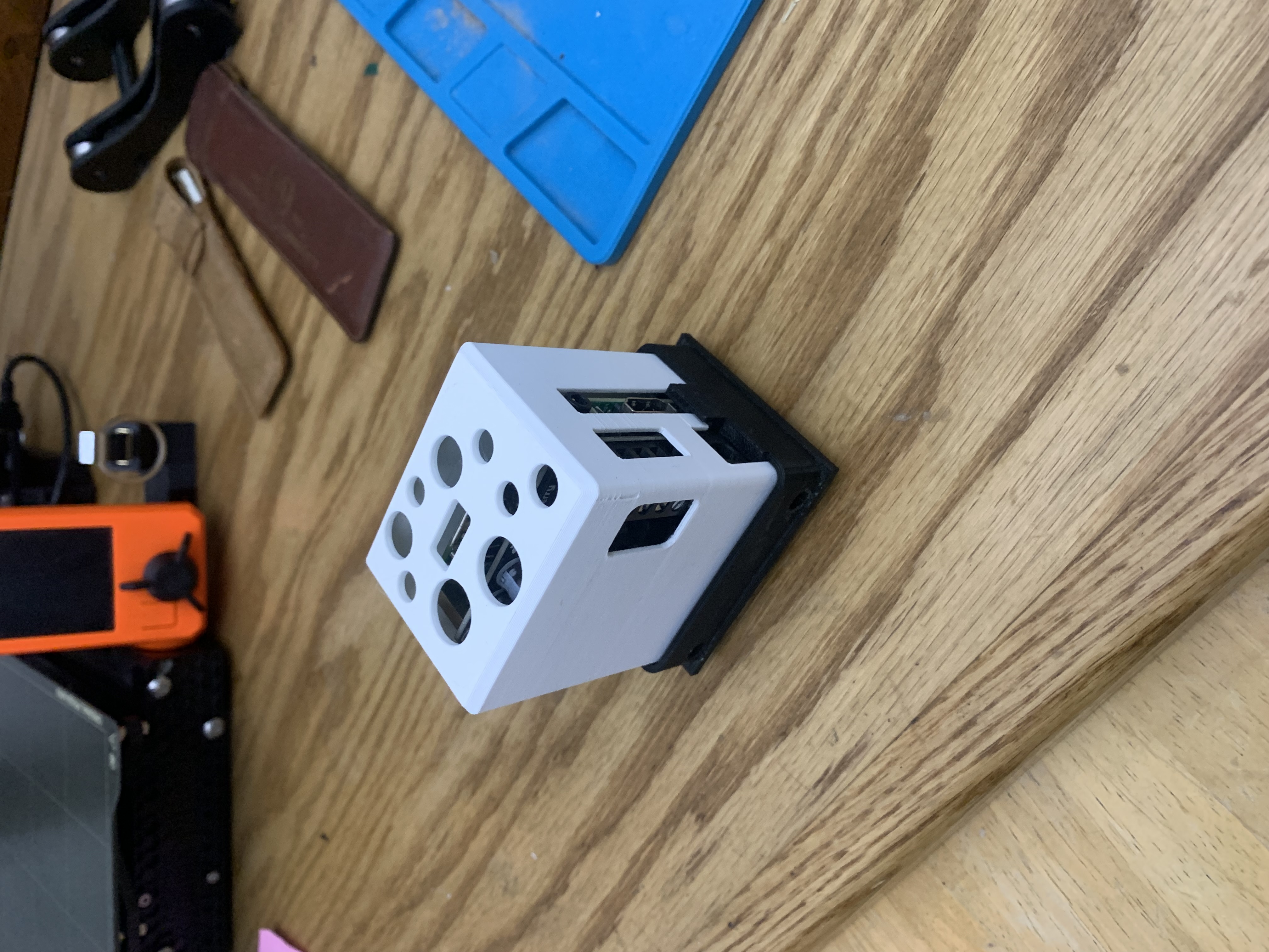 HifiBerry Amp 2 / RaspberryPi 3A small upright amplifier