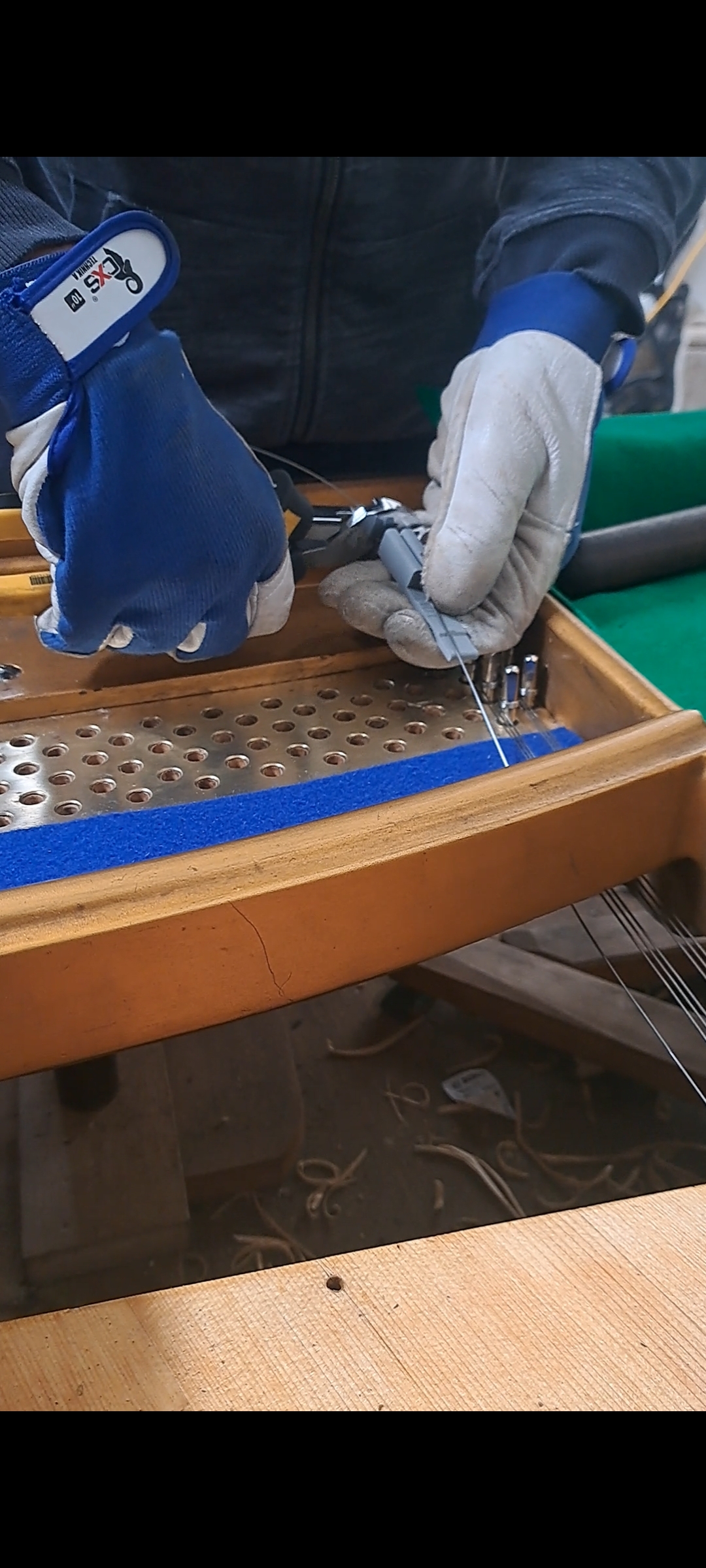 Stringing gauge