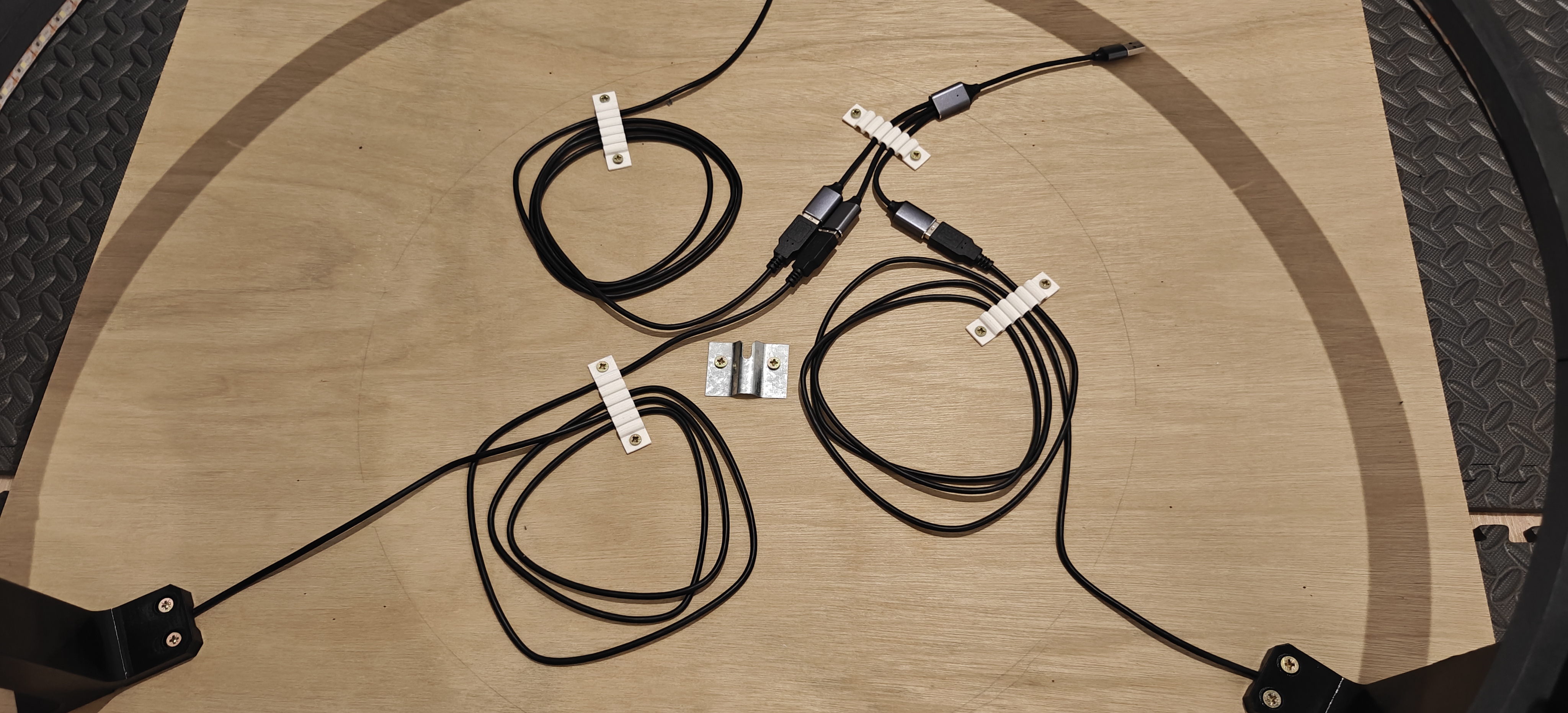 Cable management for dartboard — miniatura 2