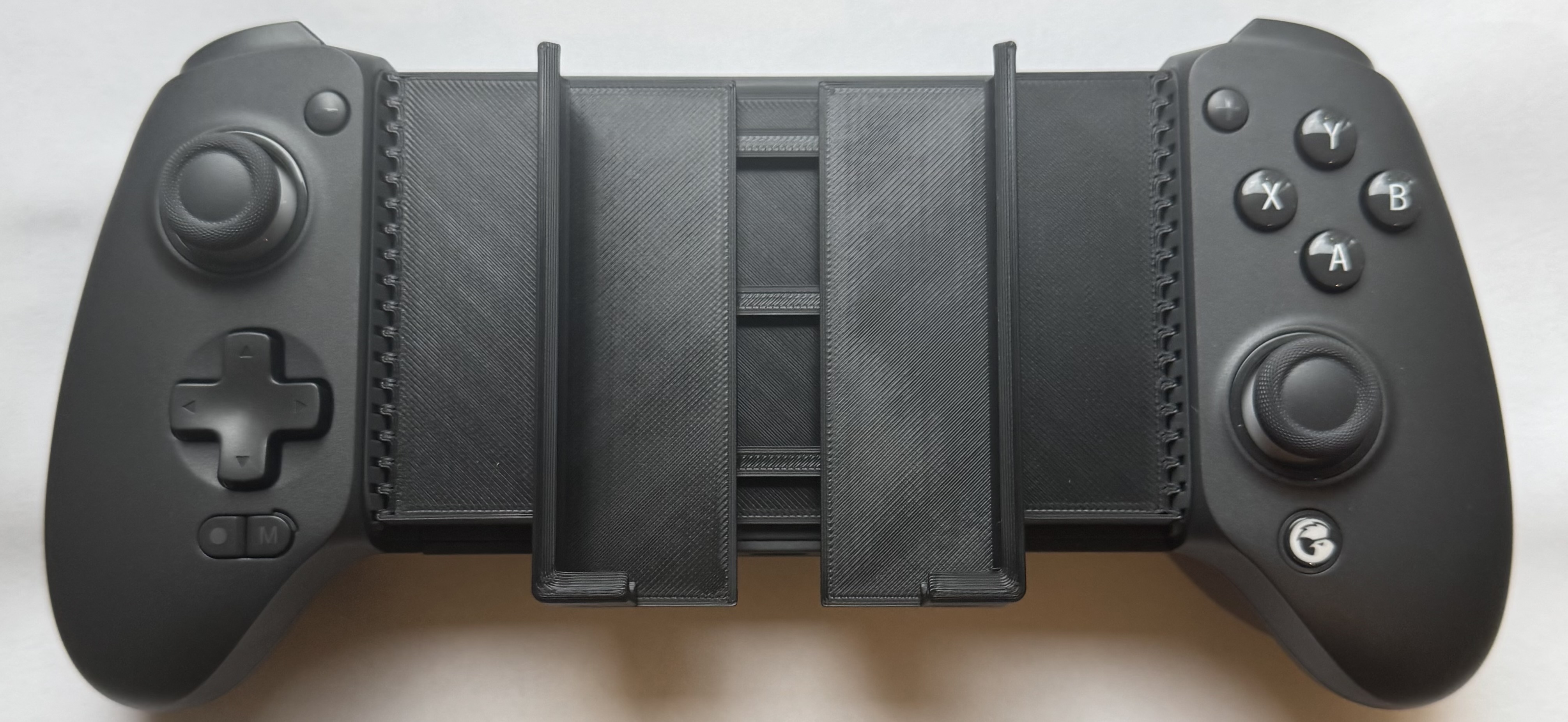 Gamesir insert for portrait gaming on phone