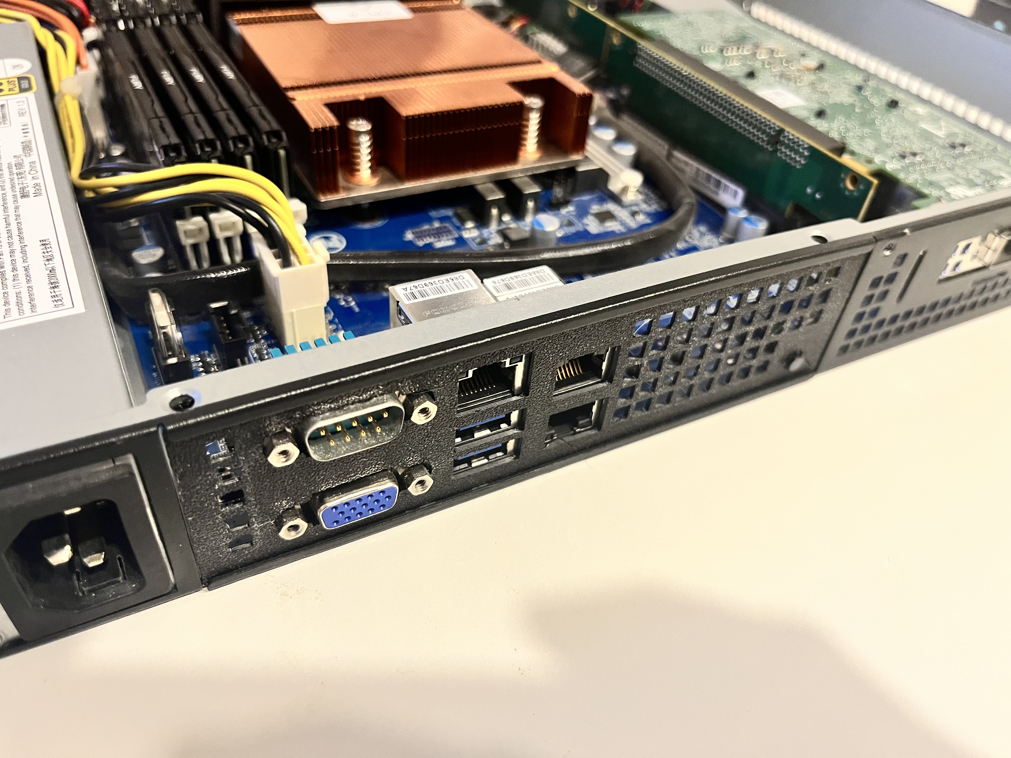 IO Shield - Supermicro SC510-203B - Gigabyte MC12-LE0