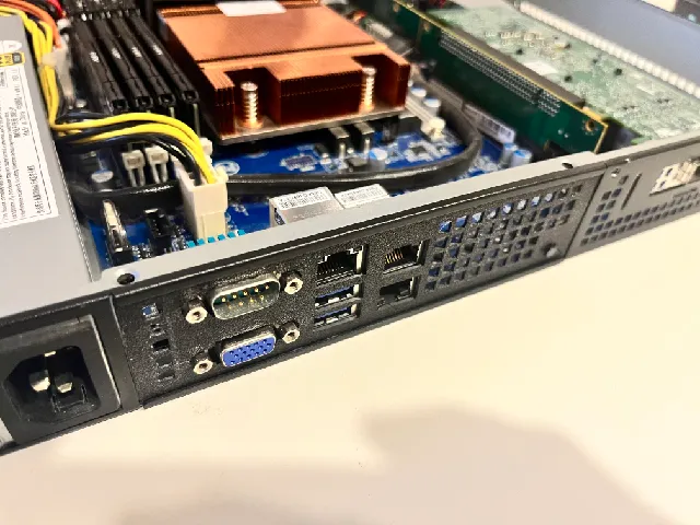 IO Shield - Supermicro SC510-203B - Gigabyte MC12-LE0