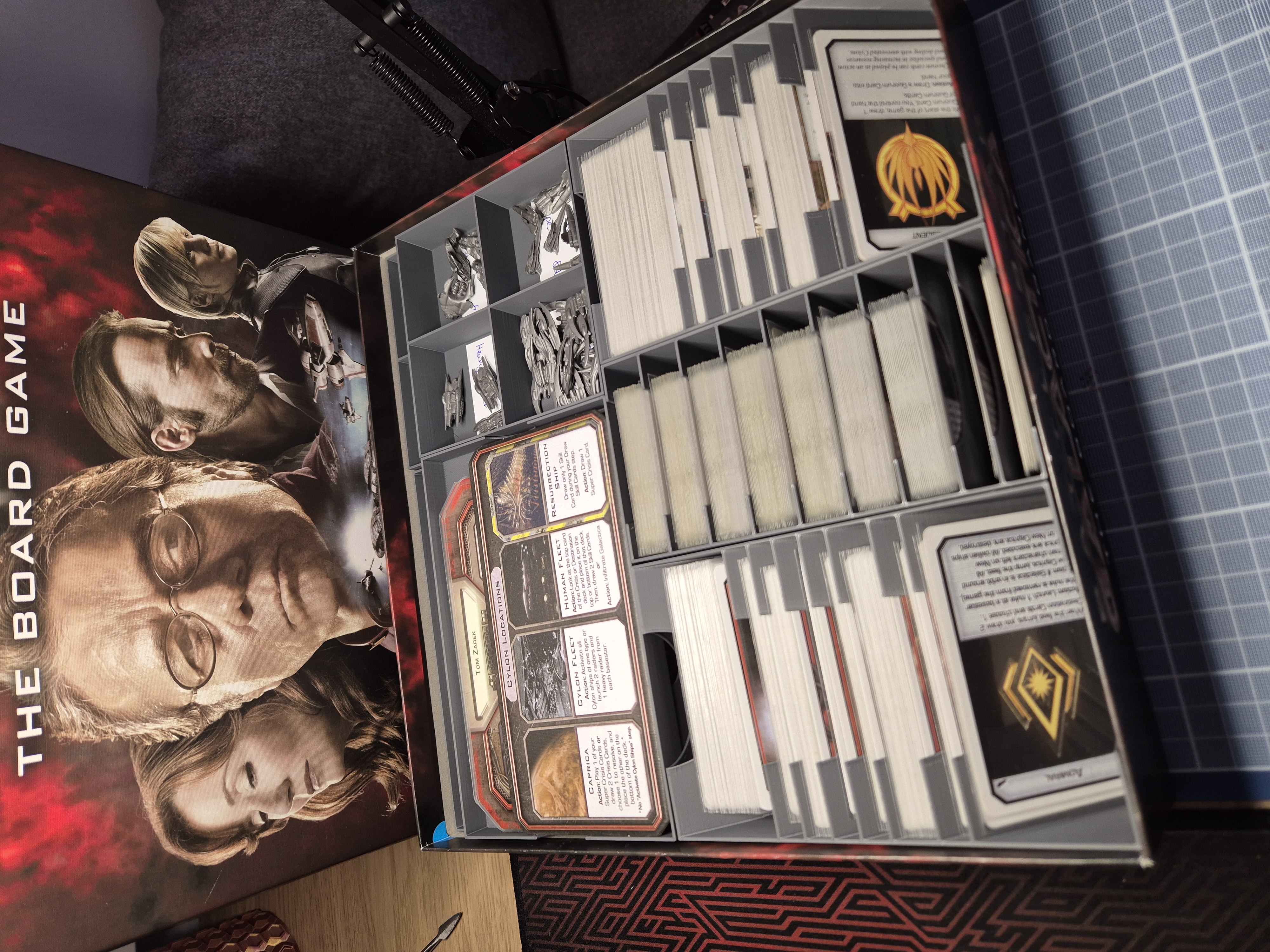 Battlestar Galactica - Base + Pegasus Insert
