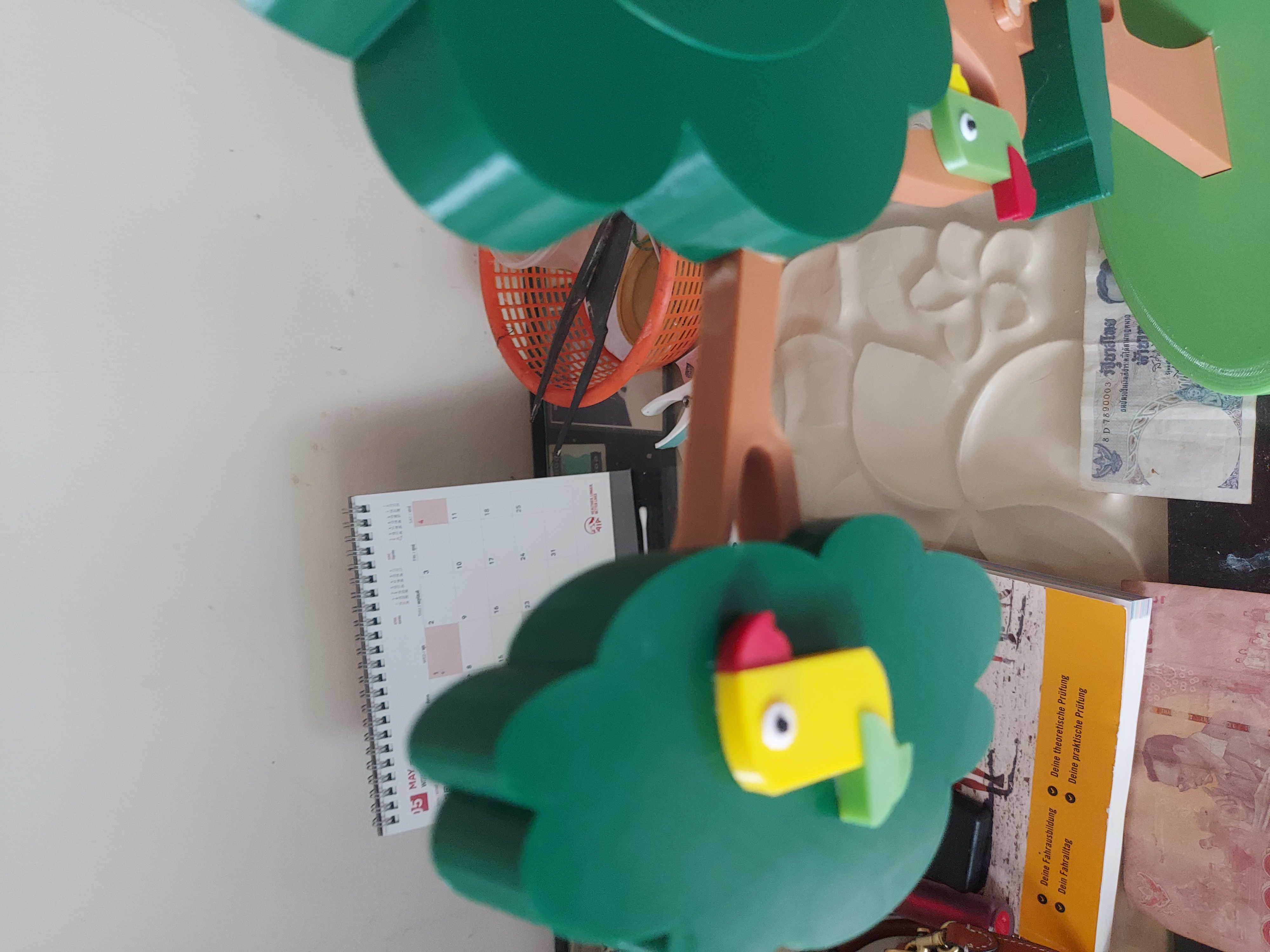 Miniatura 6 do modelo 3D Jungle Tree Table clock